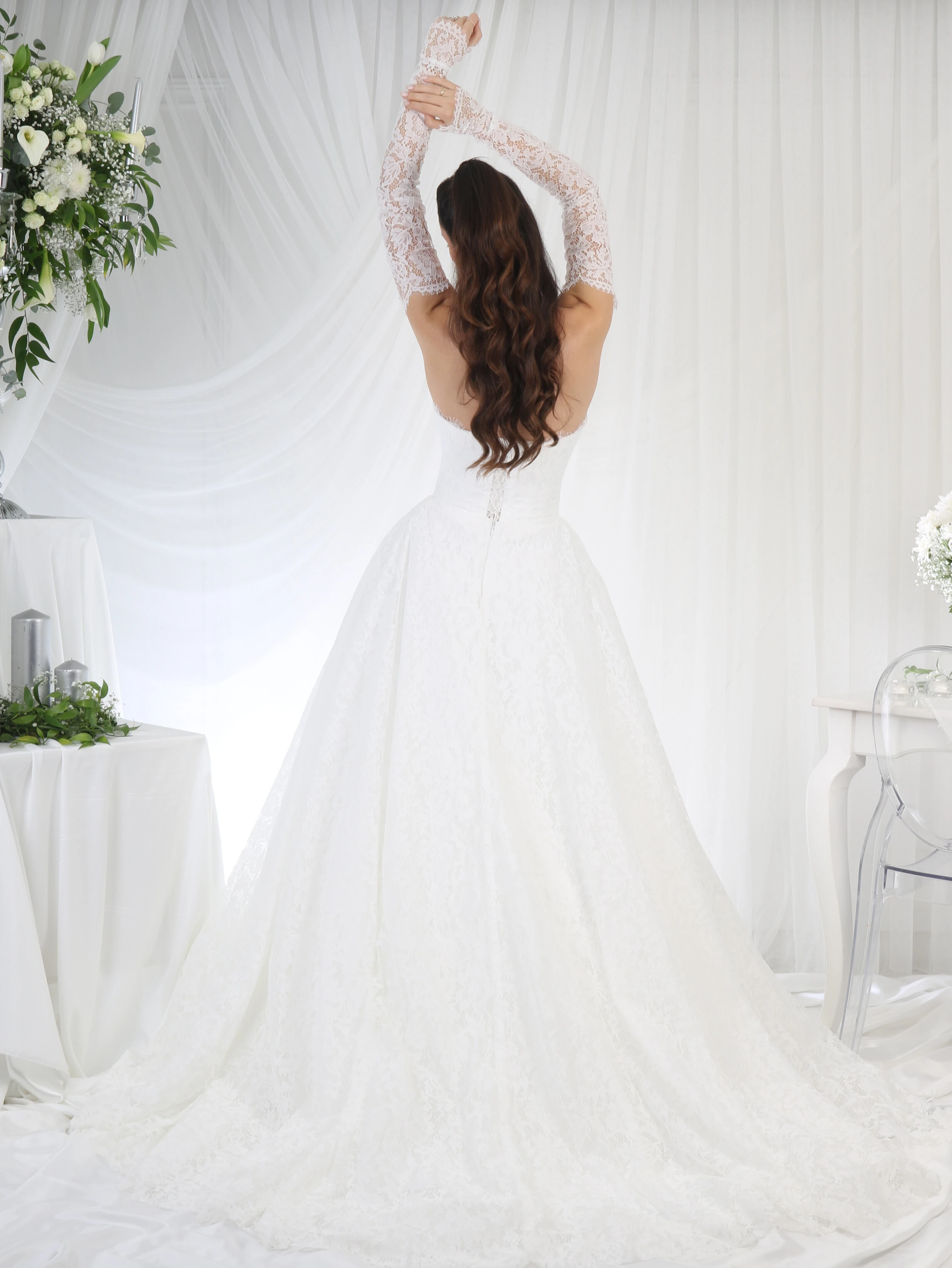 Courageous Chic Dantel Gelinlik 