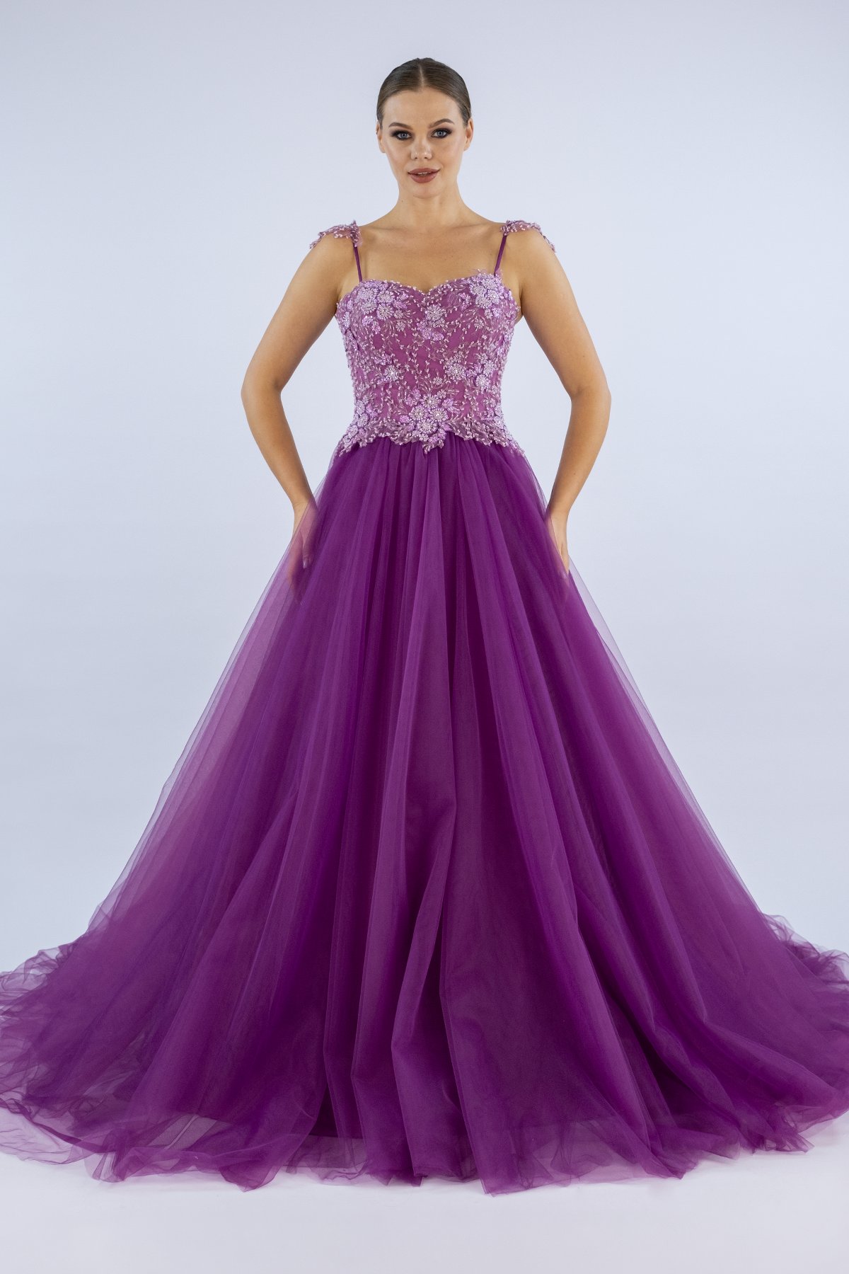 Alluring Elegance A Kesim Nişan Elbisesi