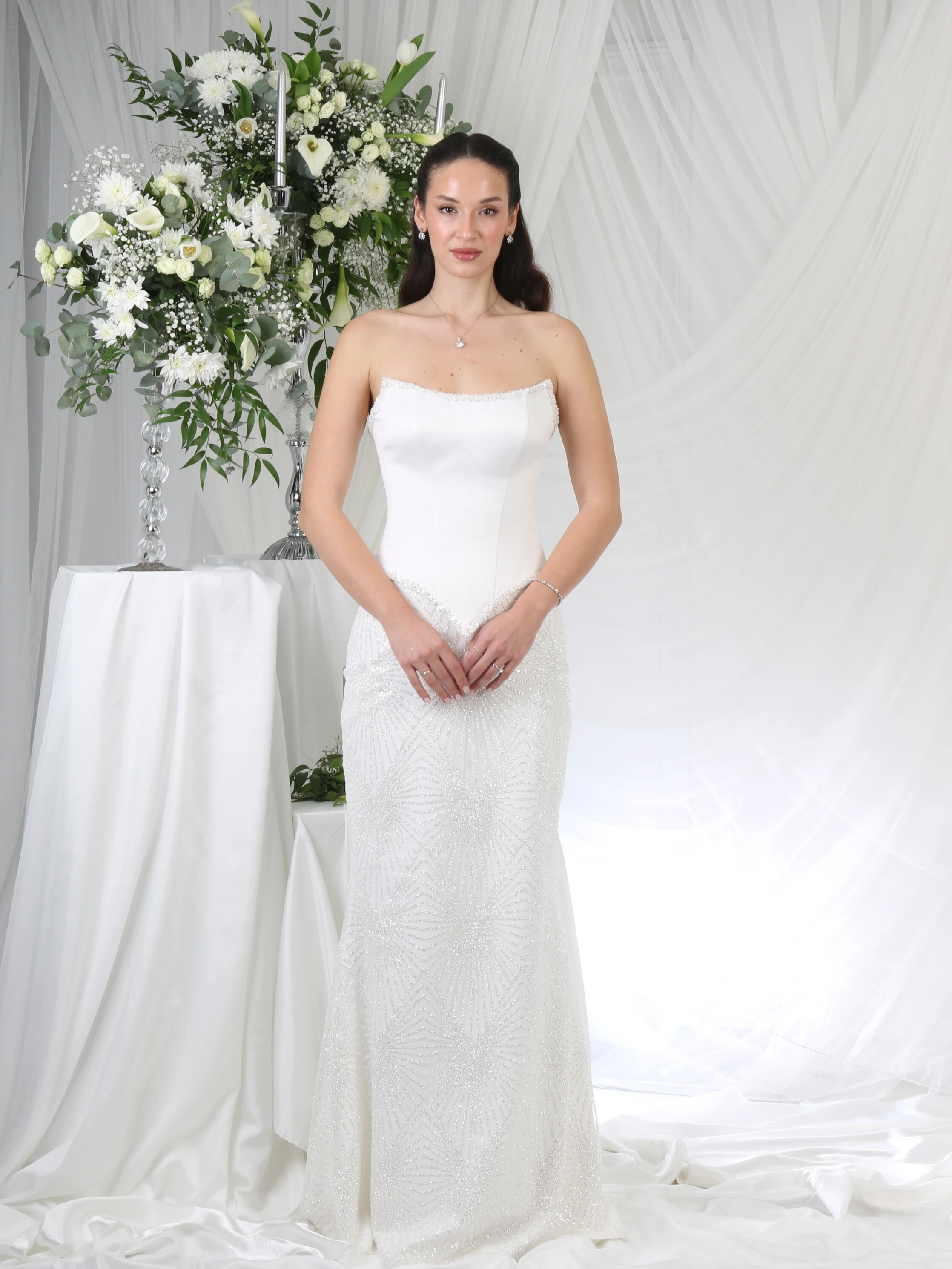 Elegant Serenity Balık Kesim Nişan Elbisesi