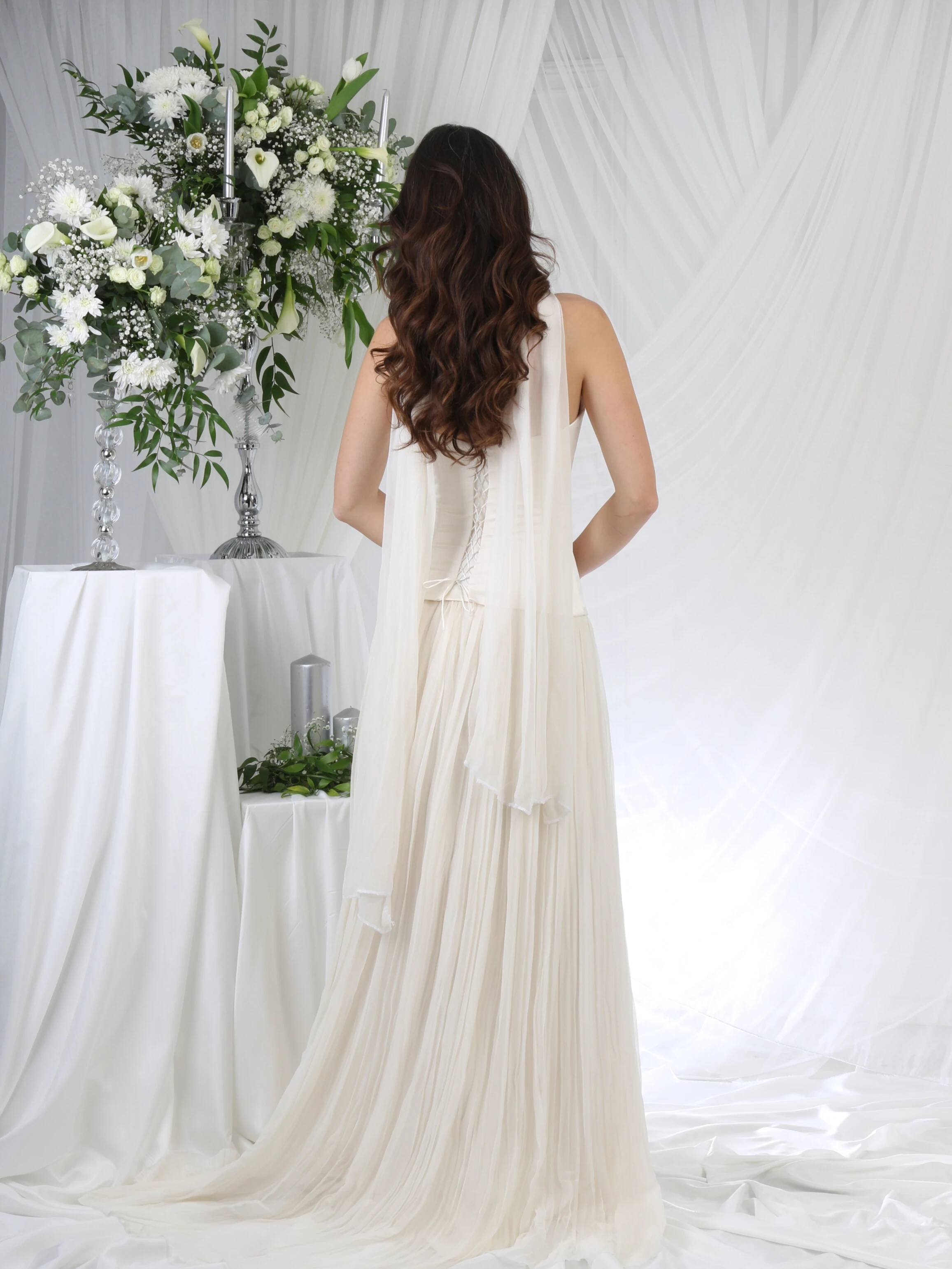 Contemporary Grace Sade Nişan Elbisesi