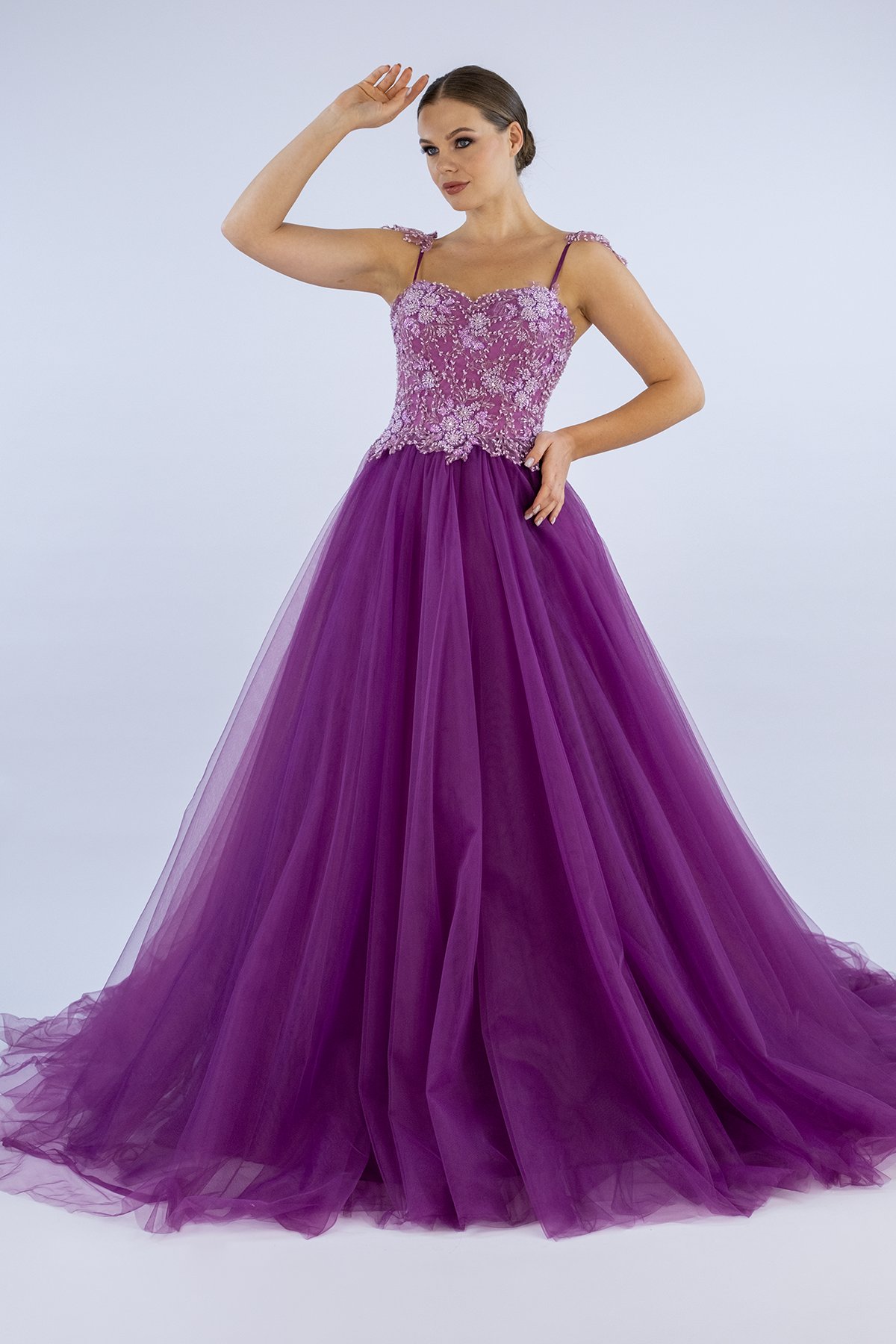 Alluring Elegance A Kesim Nişan Elbisesi