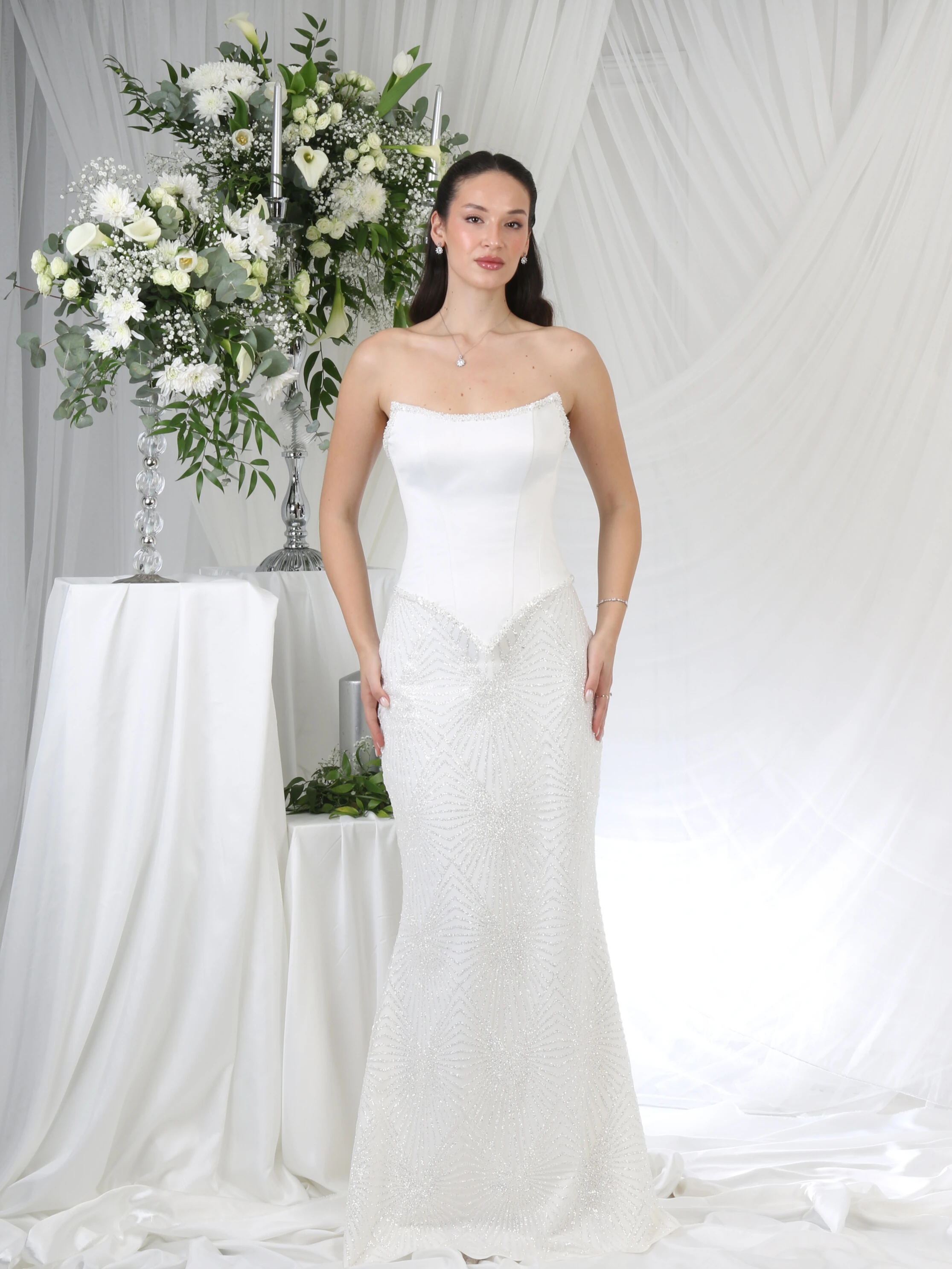 Elegant Serenity Balık Kesim Nişan Elbisesi