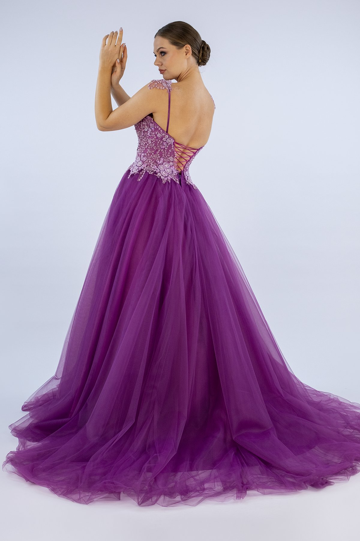 Alluring Elegance A Kesim Nişan Elbisesi