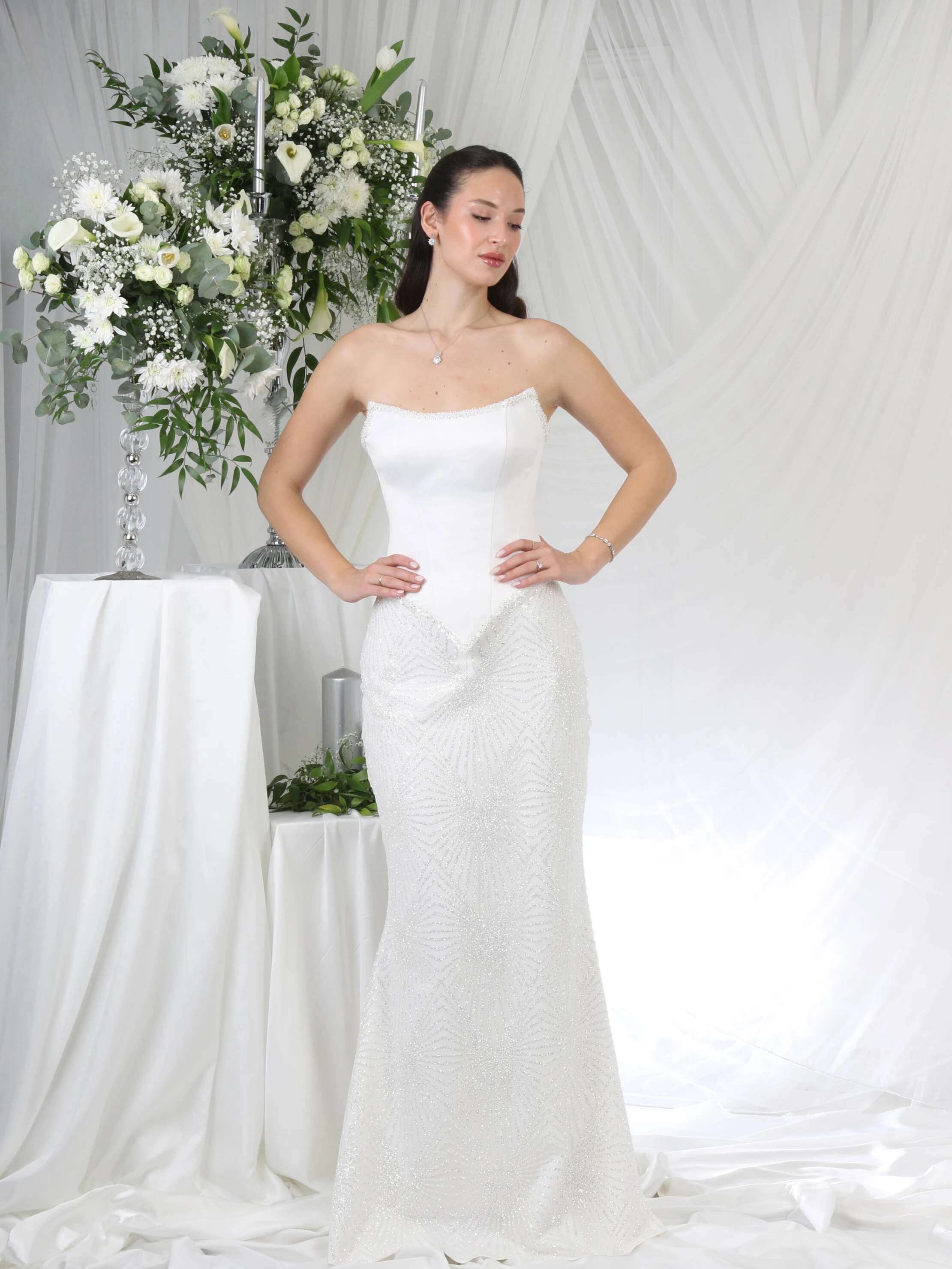 Elegant Serenity Balık Kesim Nişan Elbisesi