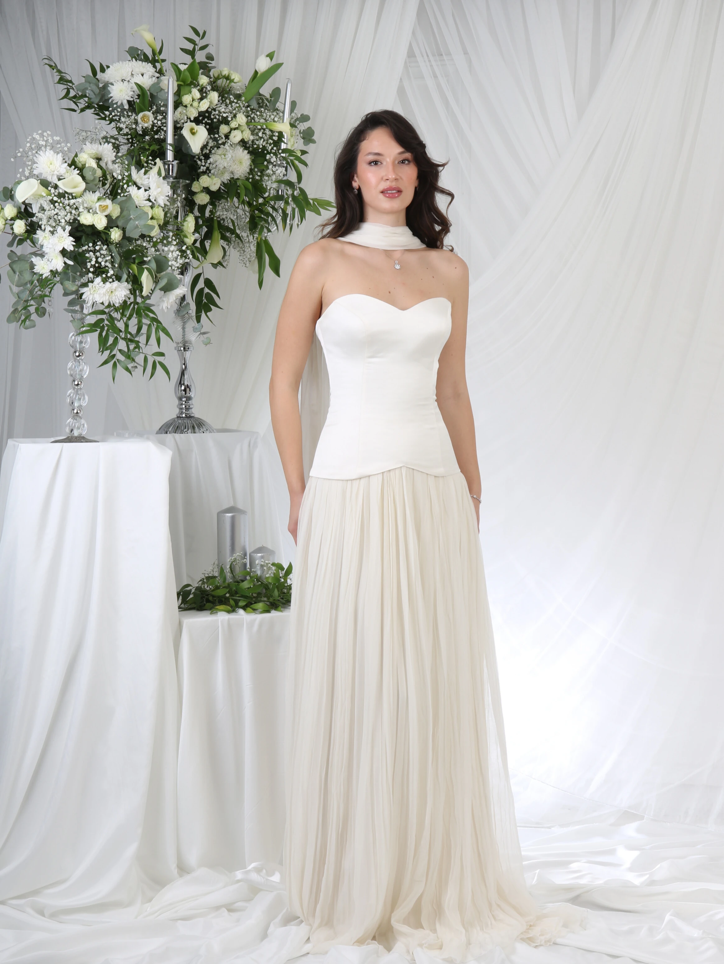 Contemporary Grace Sade Nişan Elbisesi