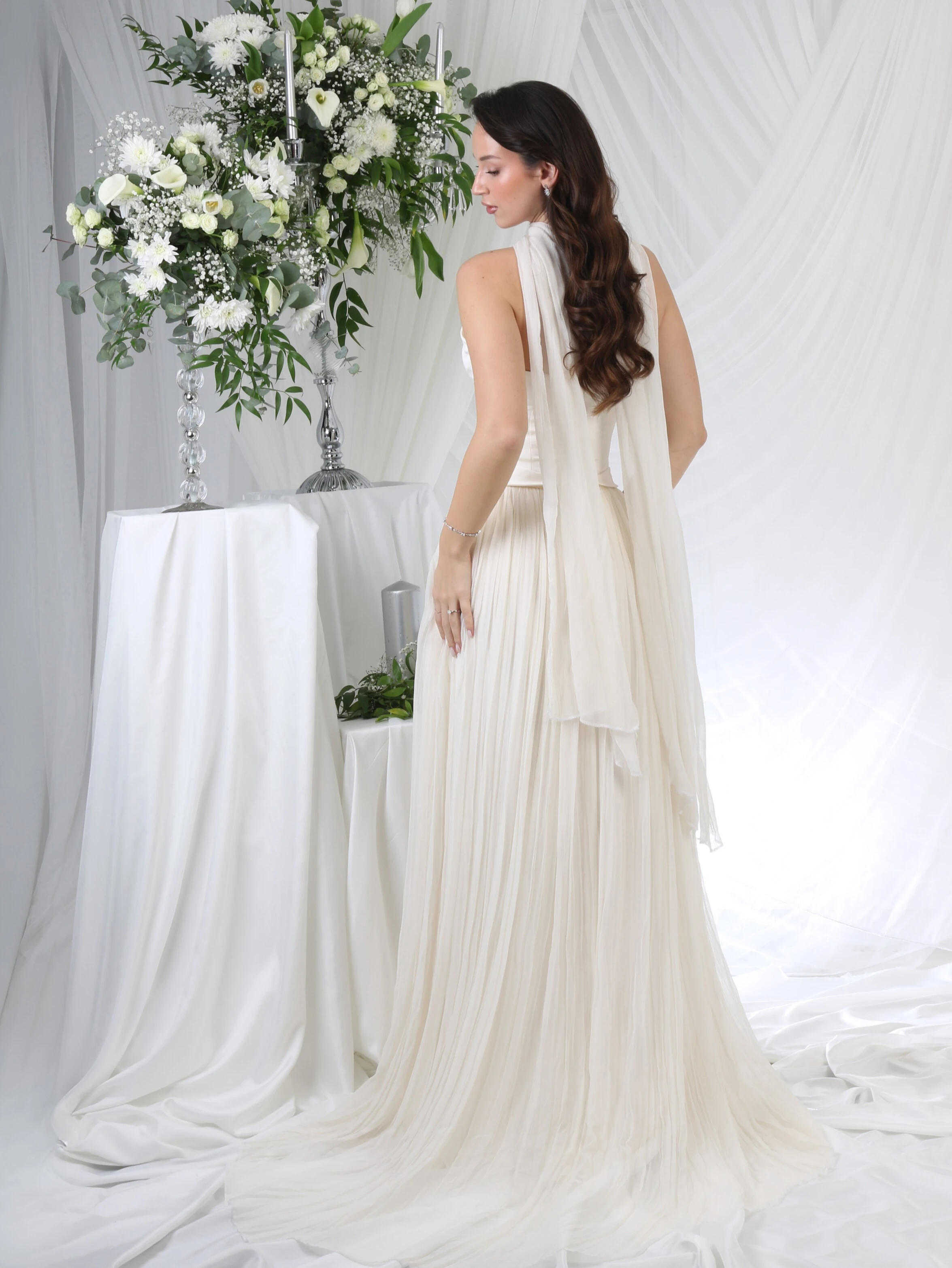 Classy Elegance Sade Nişan Elbisesi