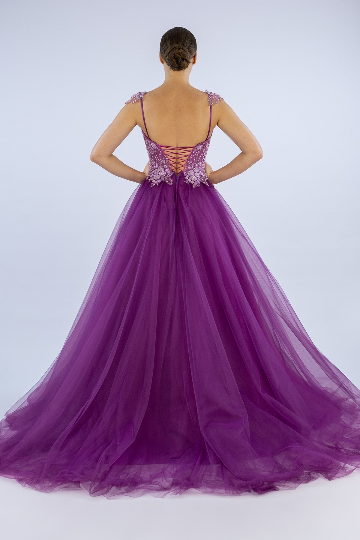 Alluring Elegance A Kesim Nişan Elbisesi