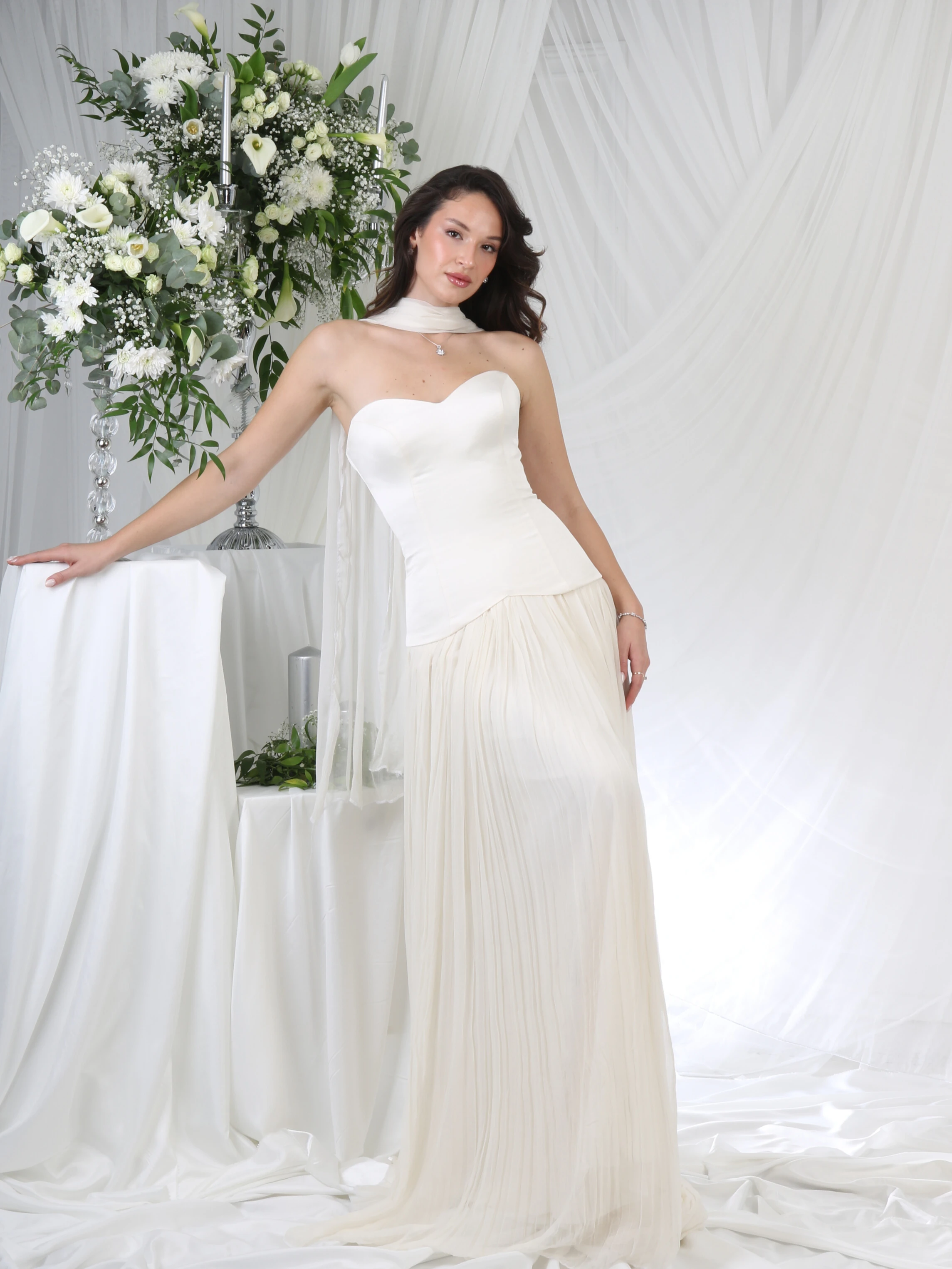 Contemporary Grace Sade Nişan Elbisesi