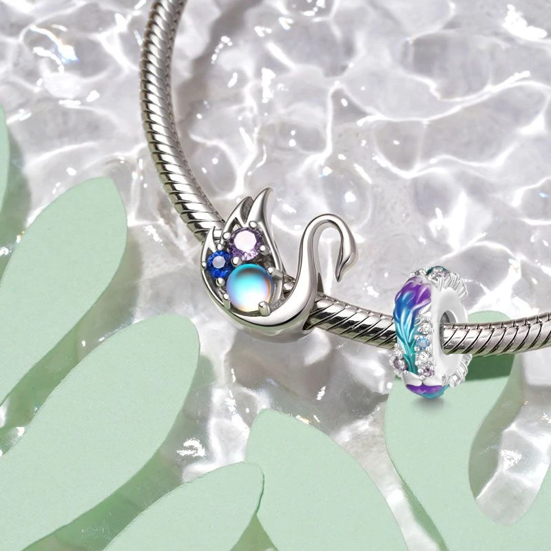 (18cm Klasik Bileklik) ve (Phoenix Tüyü Stoper Charm) ve (Aytaşı Kuğu Charm), 925 Ayar Gümüş