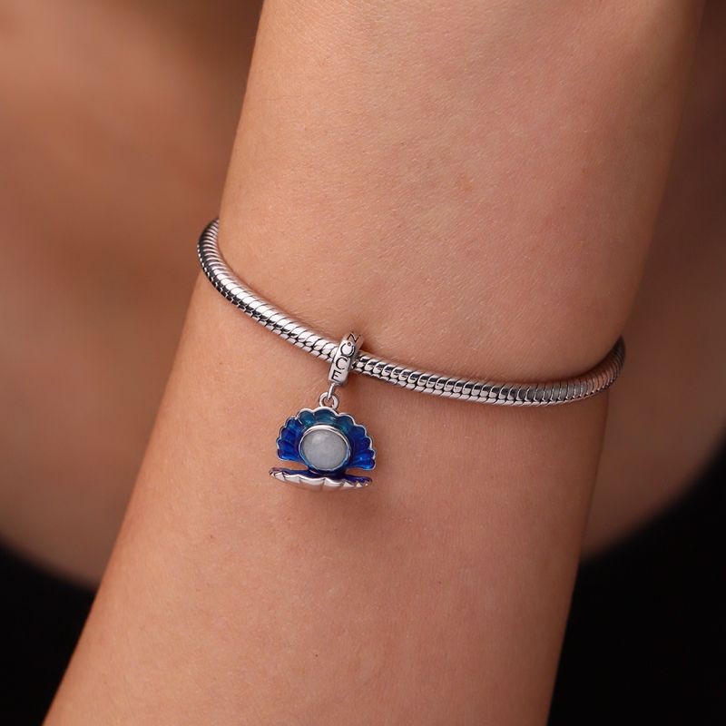 Parlayan Deniz Kabuğu Charm, 925 Ayar Gümüş