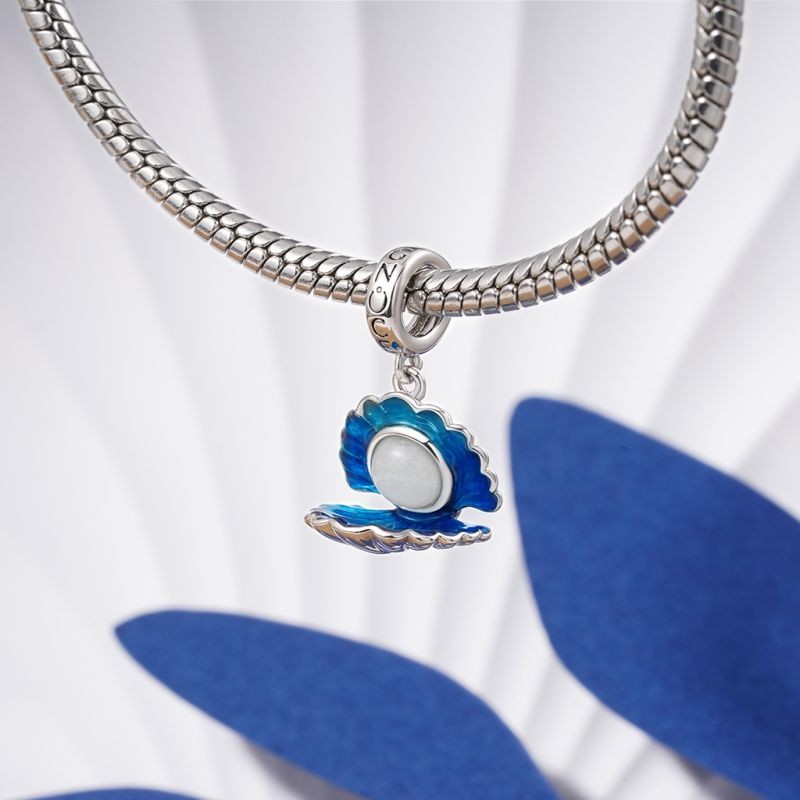 Parlayan Deniz Kabuğu Charm, 925 Ayar Gümüş