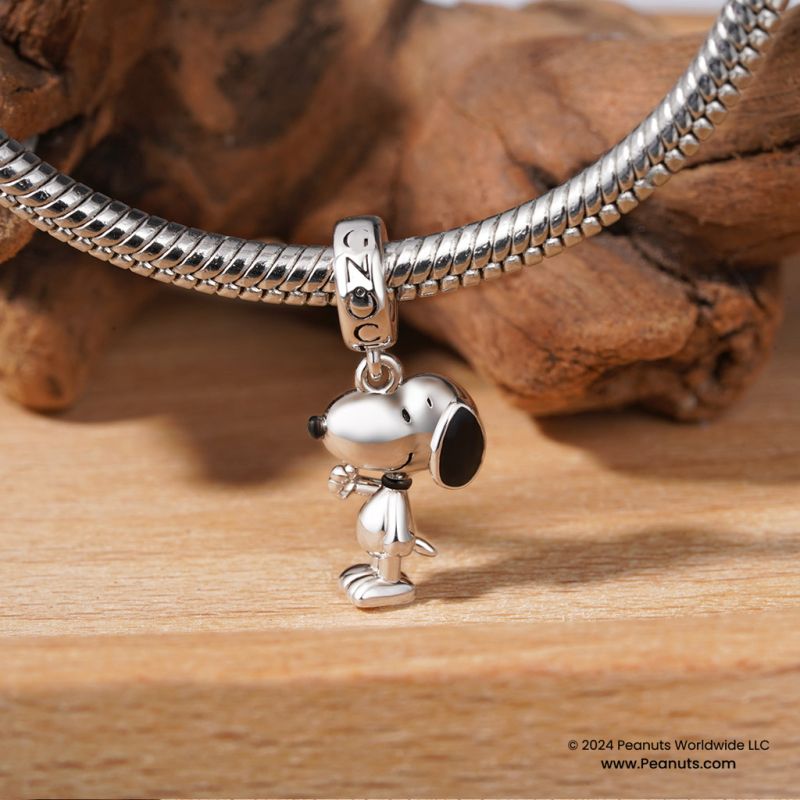 Peanuts Ayakta Duran Snoopy Sallantılı Charm, 925 Ayar Gümüş