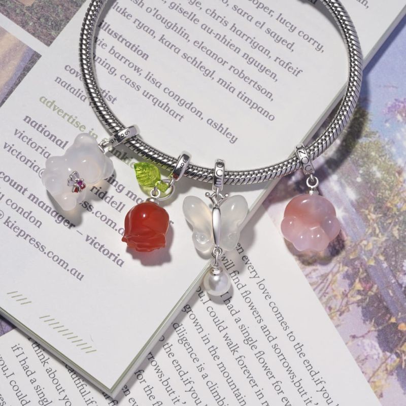İncili Kalsedon Kelebek Charm