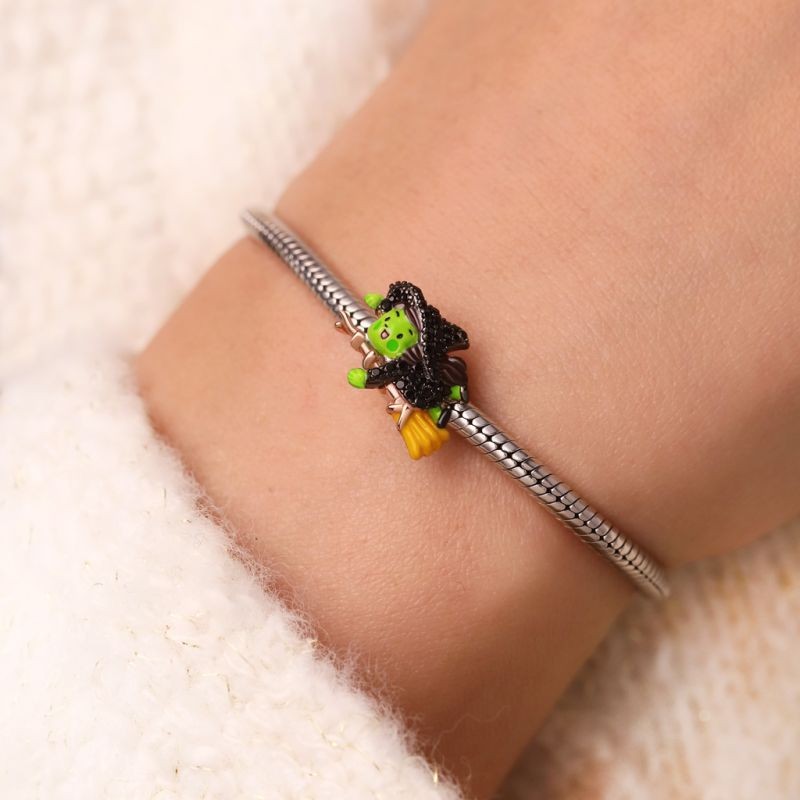 Wicked Elphaba ve Elmaslı Uçan Süpürge Charm, 925 Ayar Gümüş