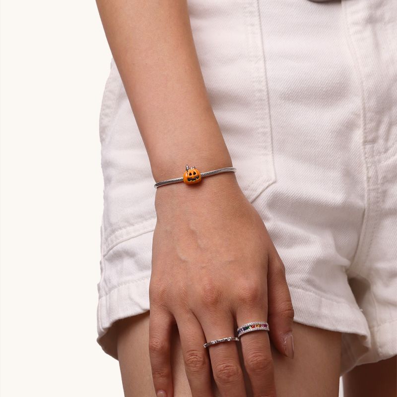 Peanuts Cadılar Bayramı Snoopy Balkabağı Charm, 925 Ayar Gümüş