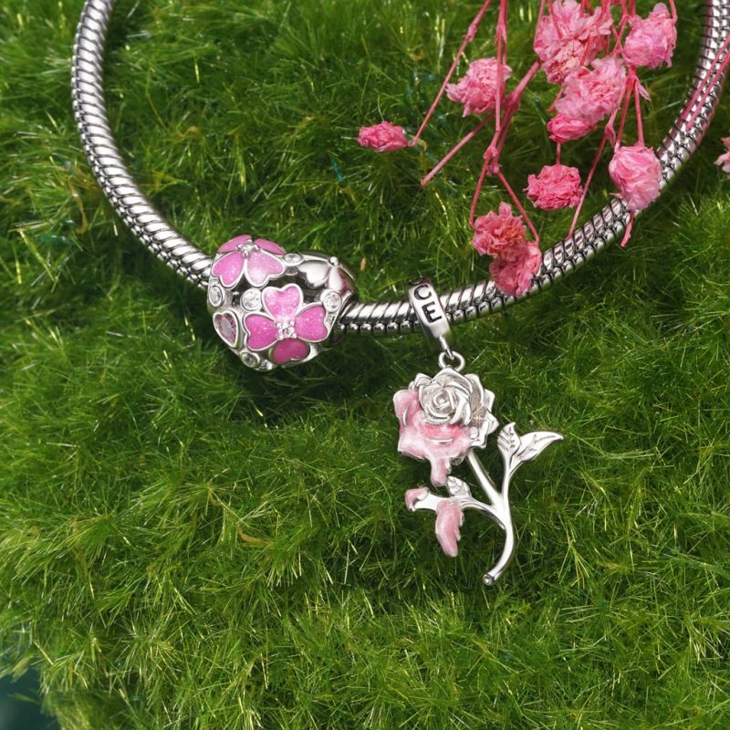 Pembe Dört Yapraklı Yonca İşlemeli Kalp Charm, 925 Ayar Gümüş