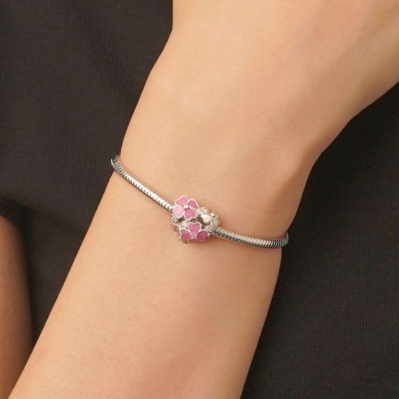 Pembe Dört Yapraklı Yonca İşlemeli Kalp Charm, 925 Ayar Gümüş