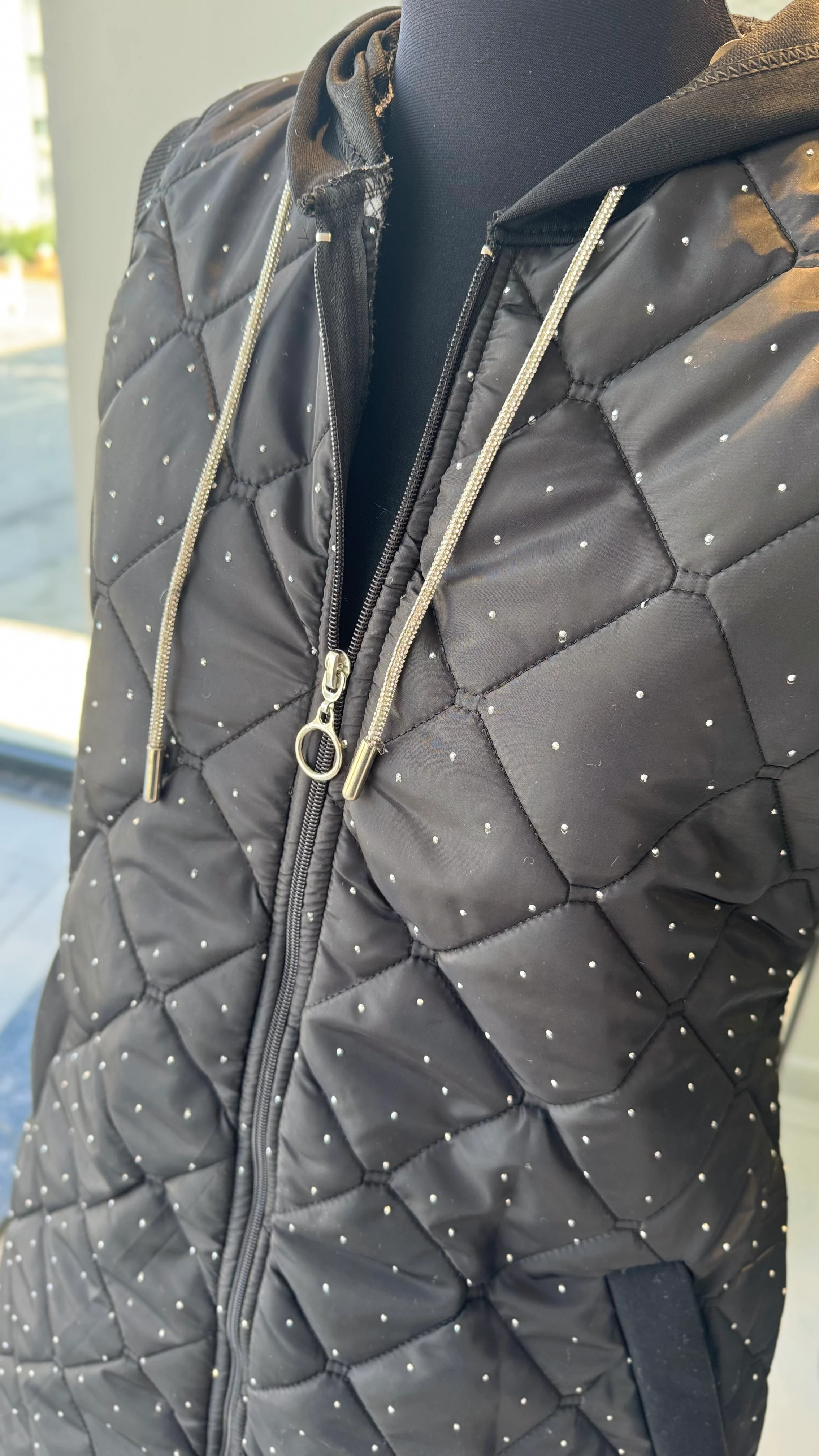 Boydan Taşlı Kapitone Yelek - Siyah