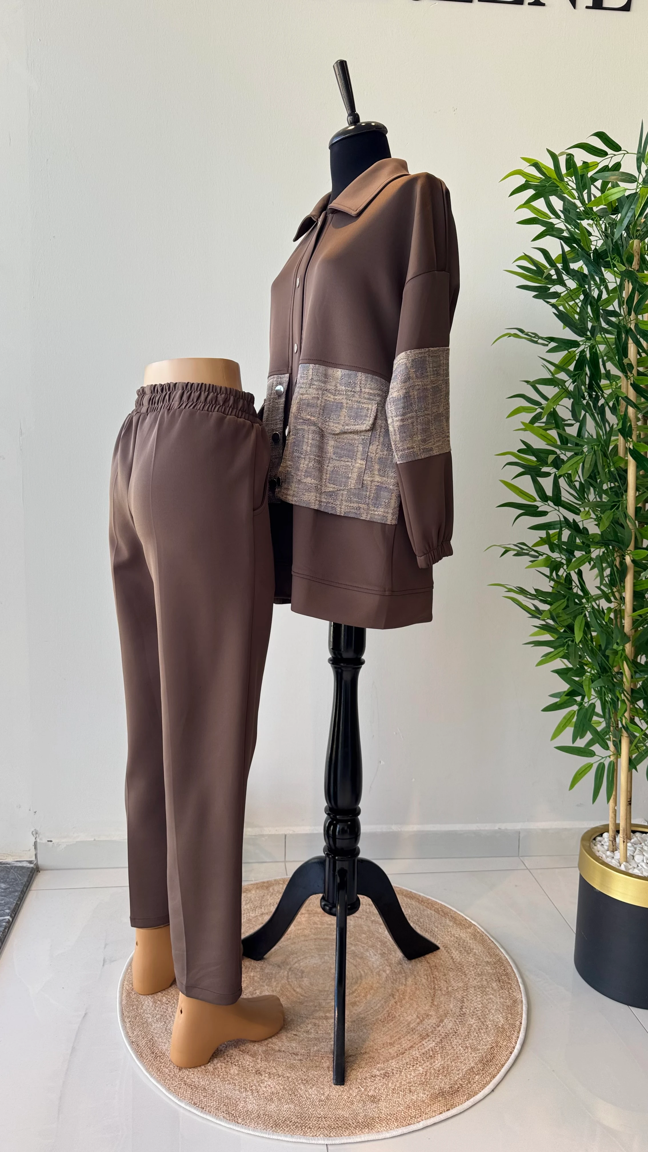 Ön ve Kol Kotlu Pantolonlu Scuba Takım - Kahverengi