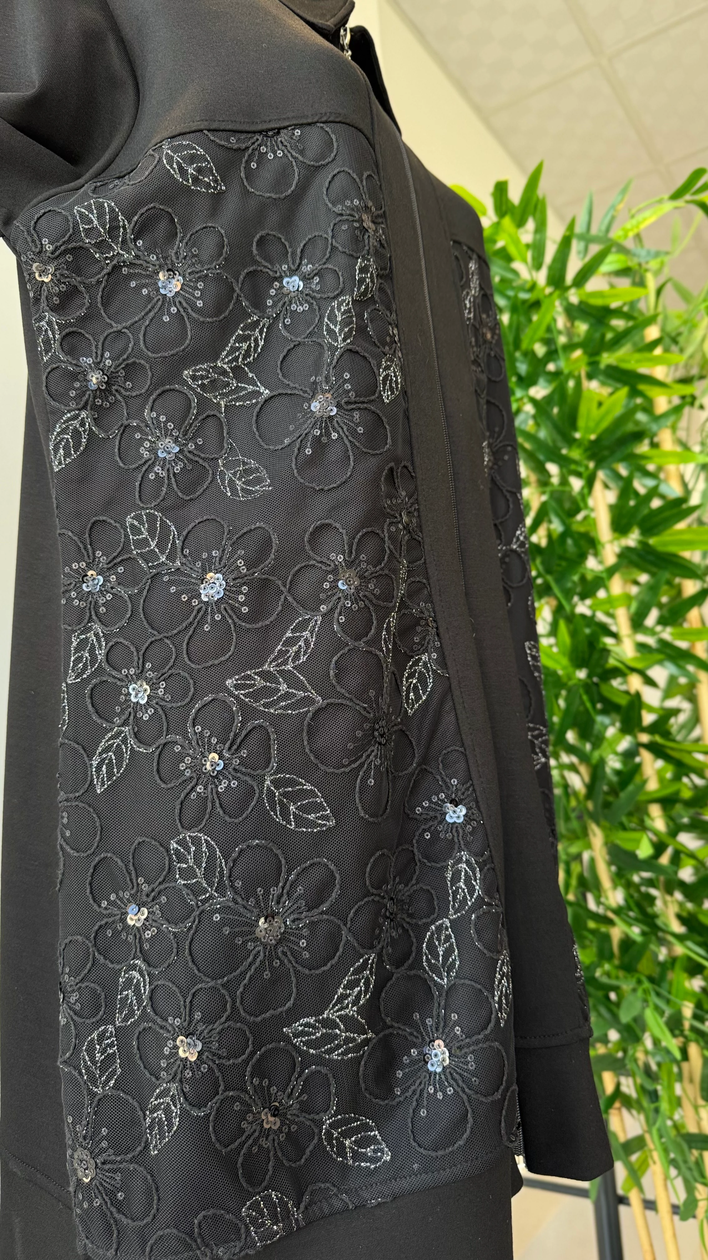 Önü Dantelli Pantolonlu Takım - Siyah