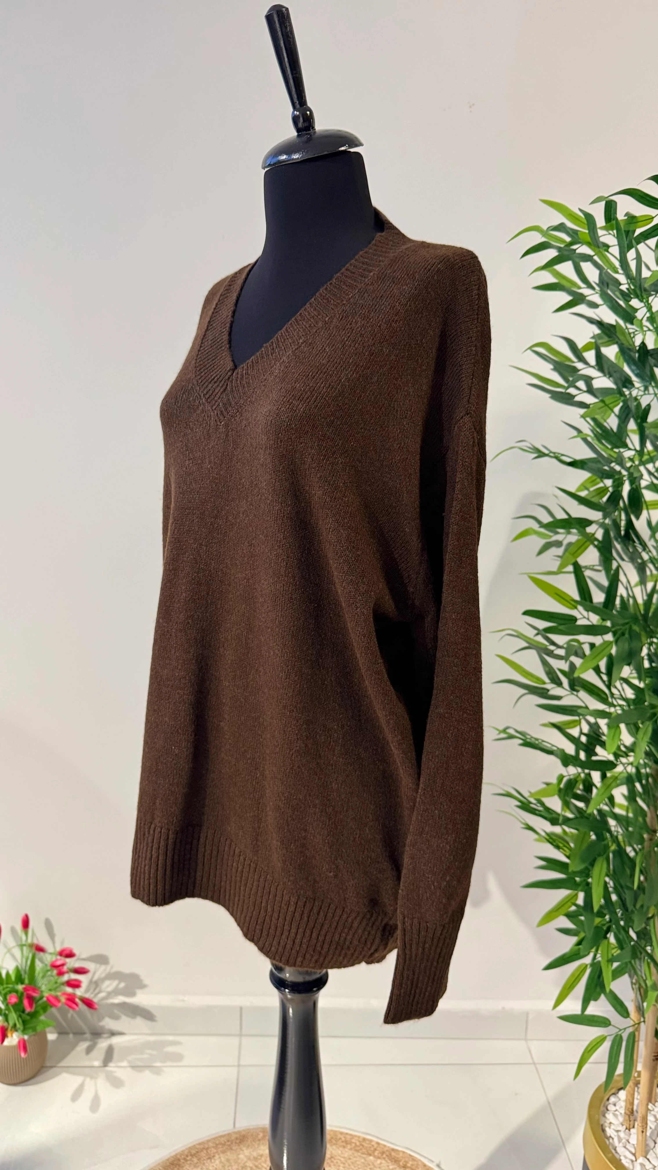 V Yaka rahat kalıp yumuşak dokulu kazak - Kahverengi