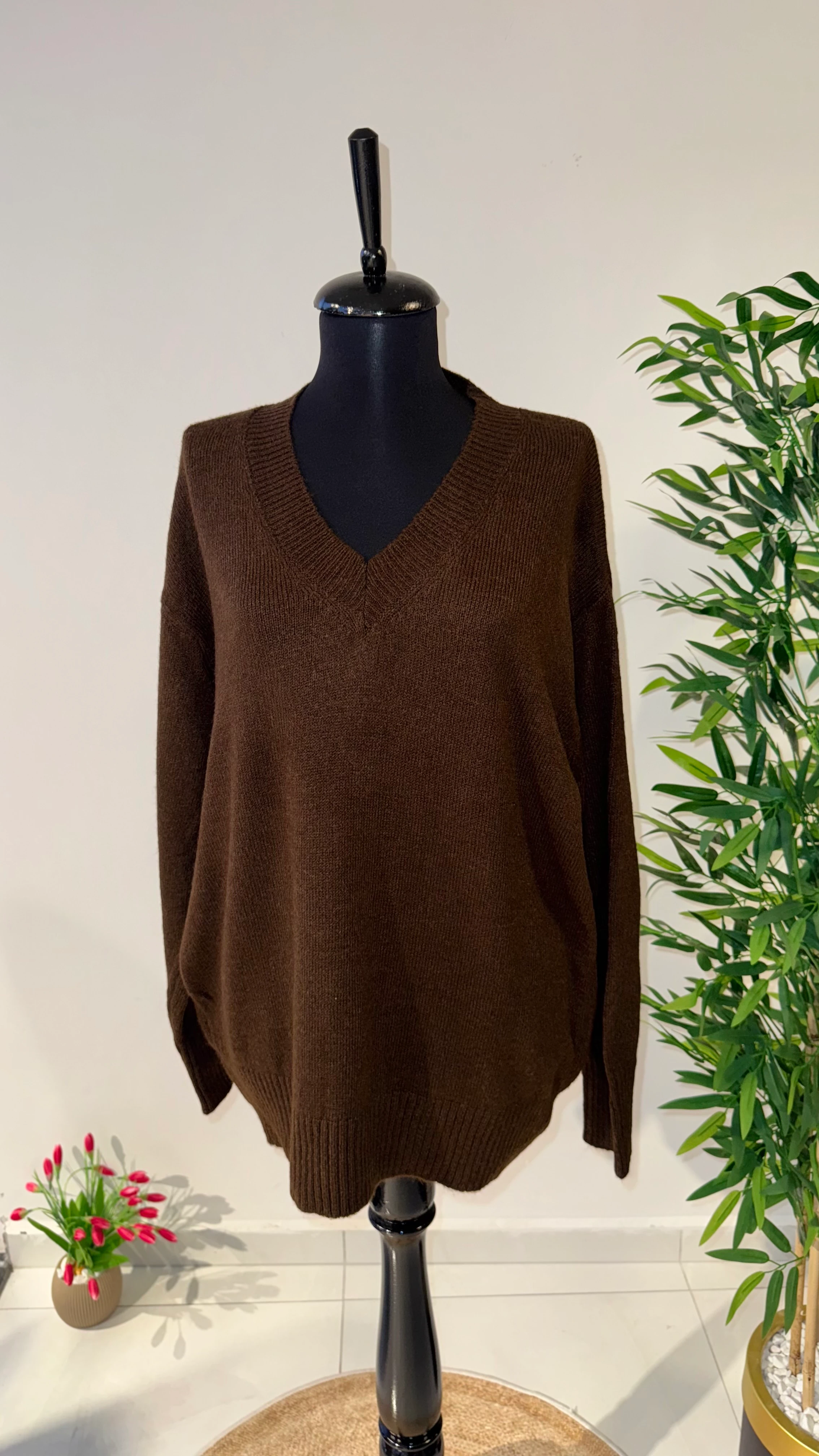 V Yaka rahat kalıp yumuşak dokulu kazak - Kahverengi