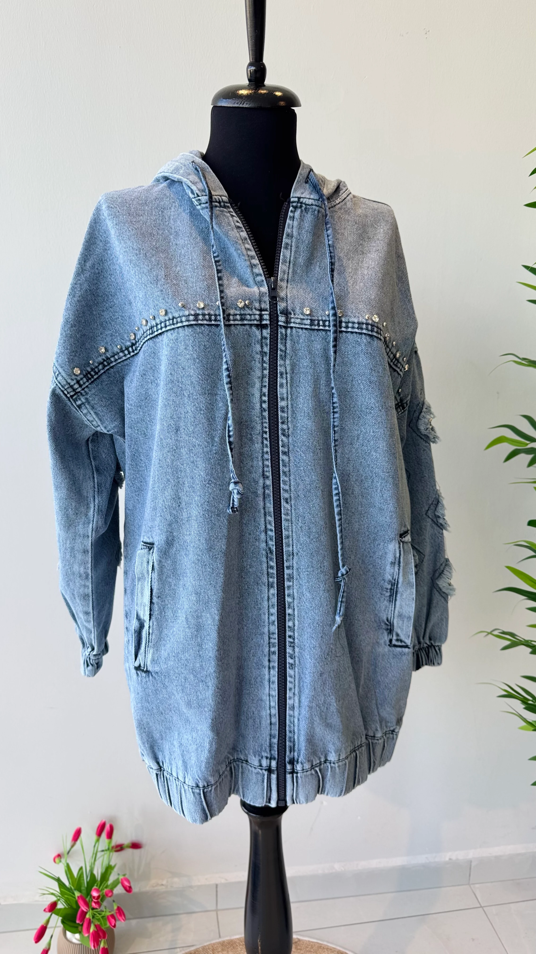 Kol Taşlı Kapüşonlu Denim Ceket