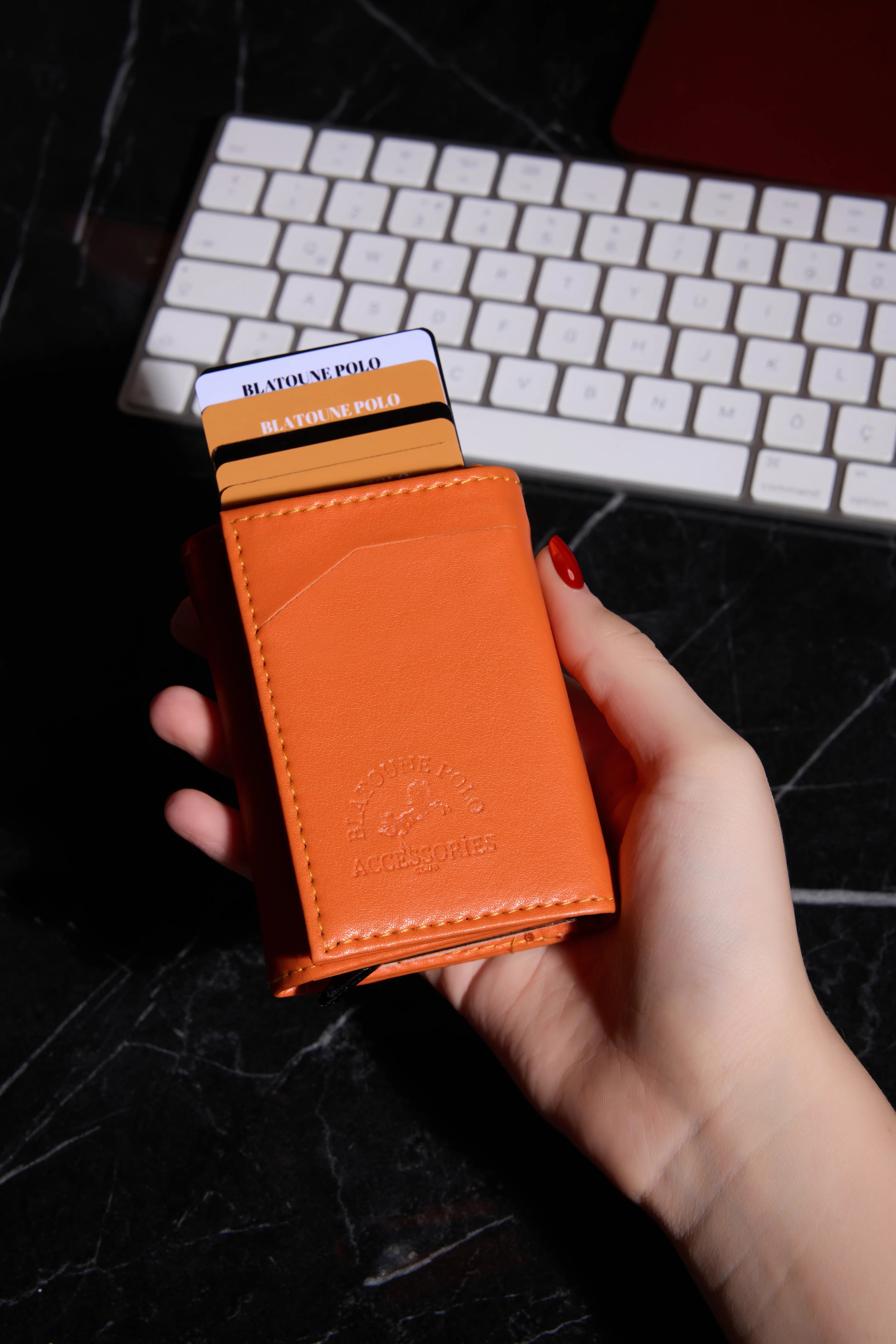 RFID Korumalı Otomatik Mekanizmalı Hırsızlık Korumalı Para Bölmeli Kartlık Cüzdan - turuncu