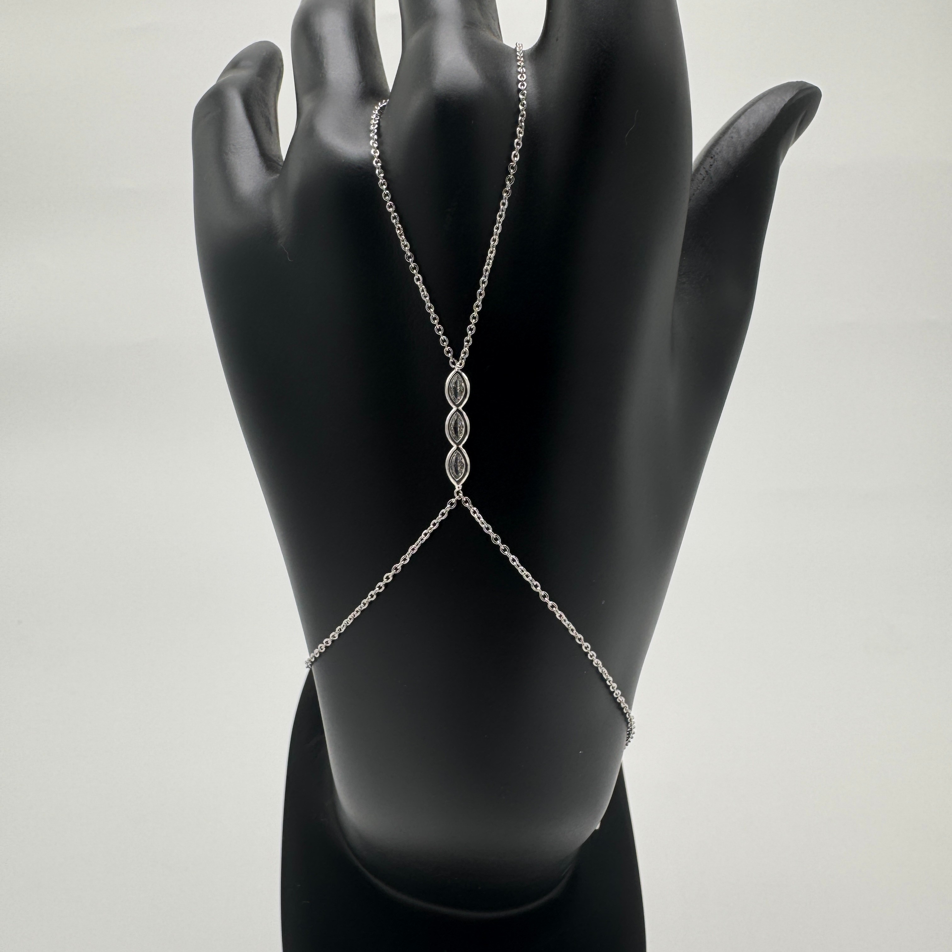 Silver Damla Taş Detaylı Zarif Şahmeran - Silver