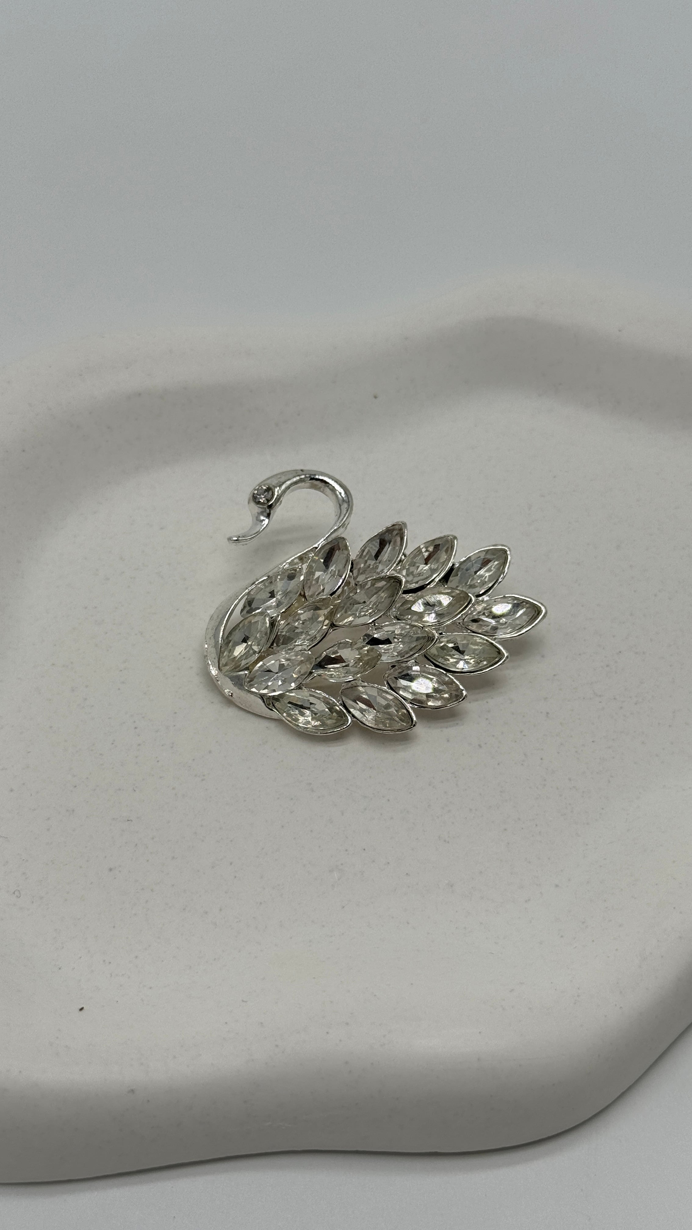 Silver Kuğu Zirkon Taşlı Broş