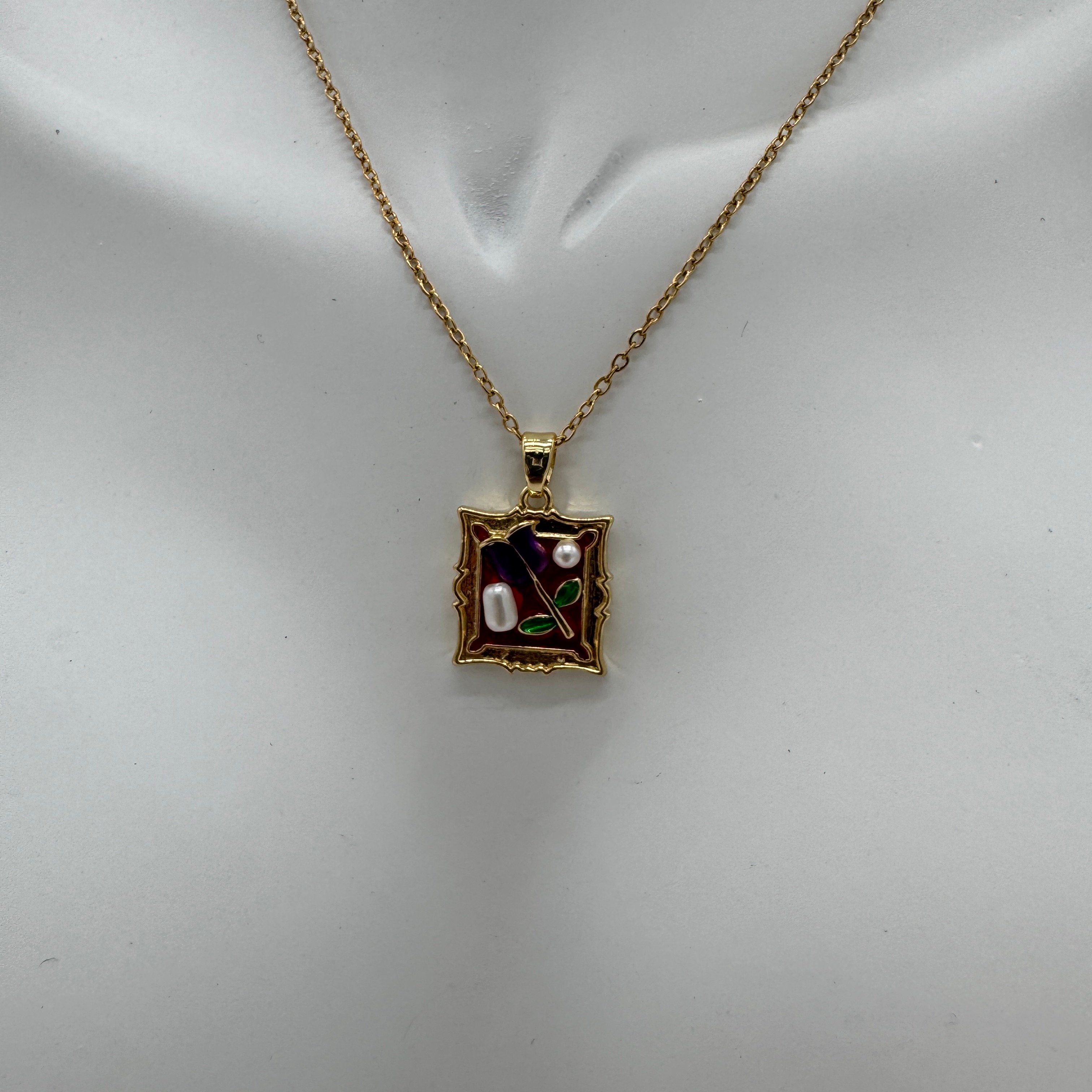 Çelik Vintage Sanat Kolye Serisi: Kırmızı Tablo Çiçek Detay - Gold