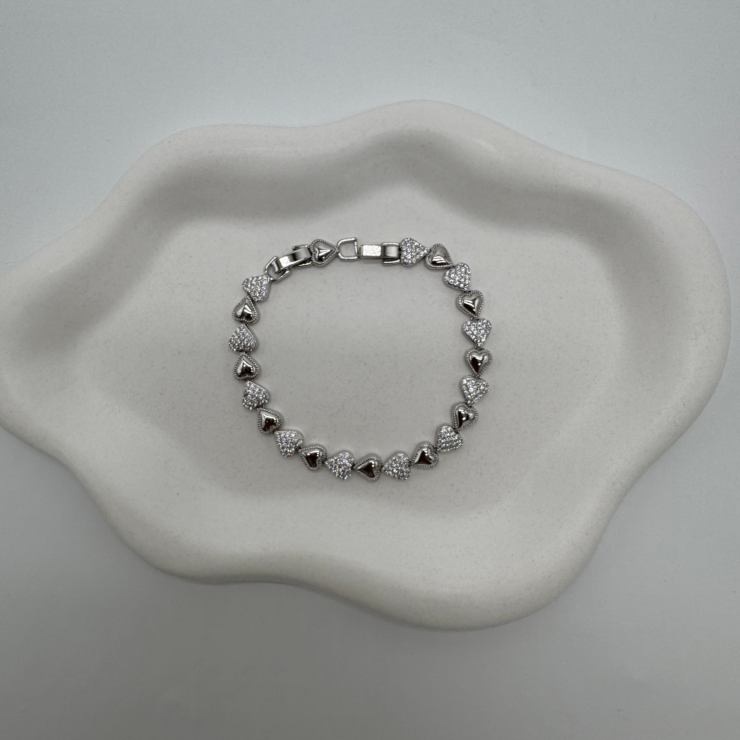 Özel Seri Silver Queen Taşlı Kalp Detay Bileklik - Silver
