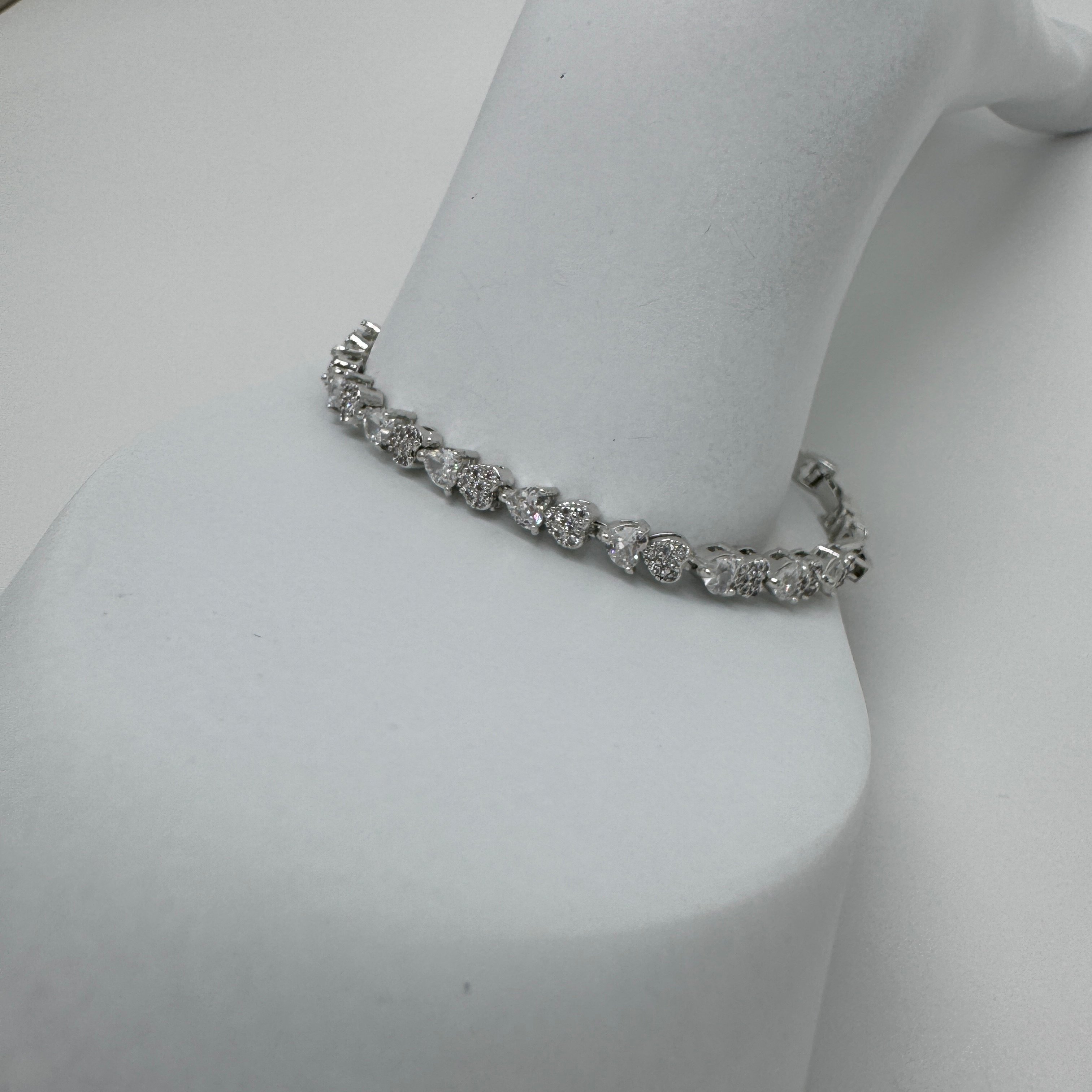 Özel Seri Silver Kalp Detaylı Su Yolu Bileklik - Silver