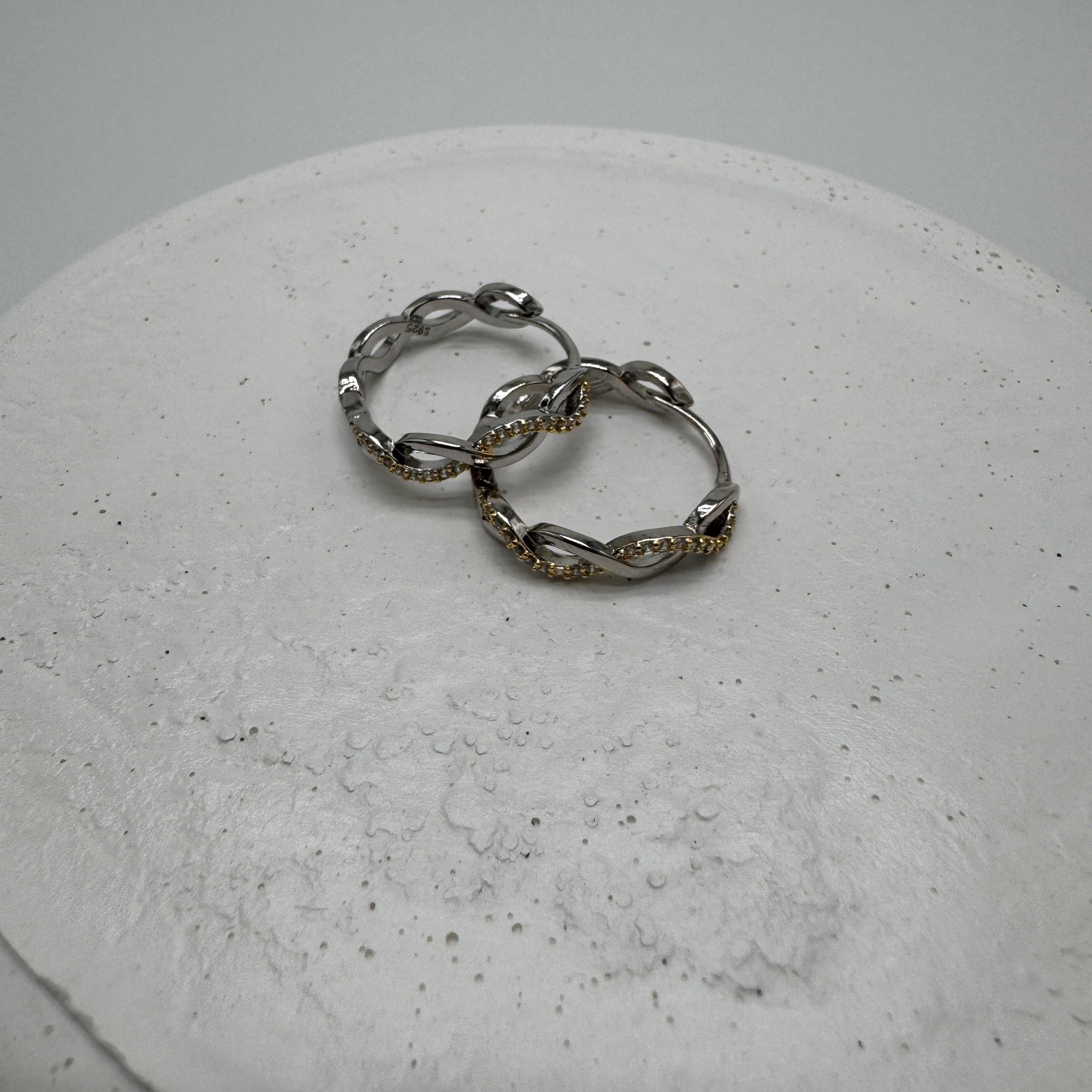 Çelik Silver Burgu Model Taşlı Halka Küpe  - Silver