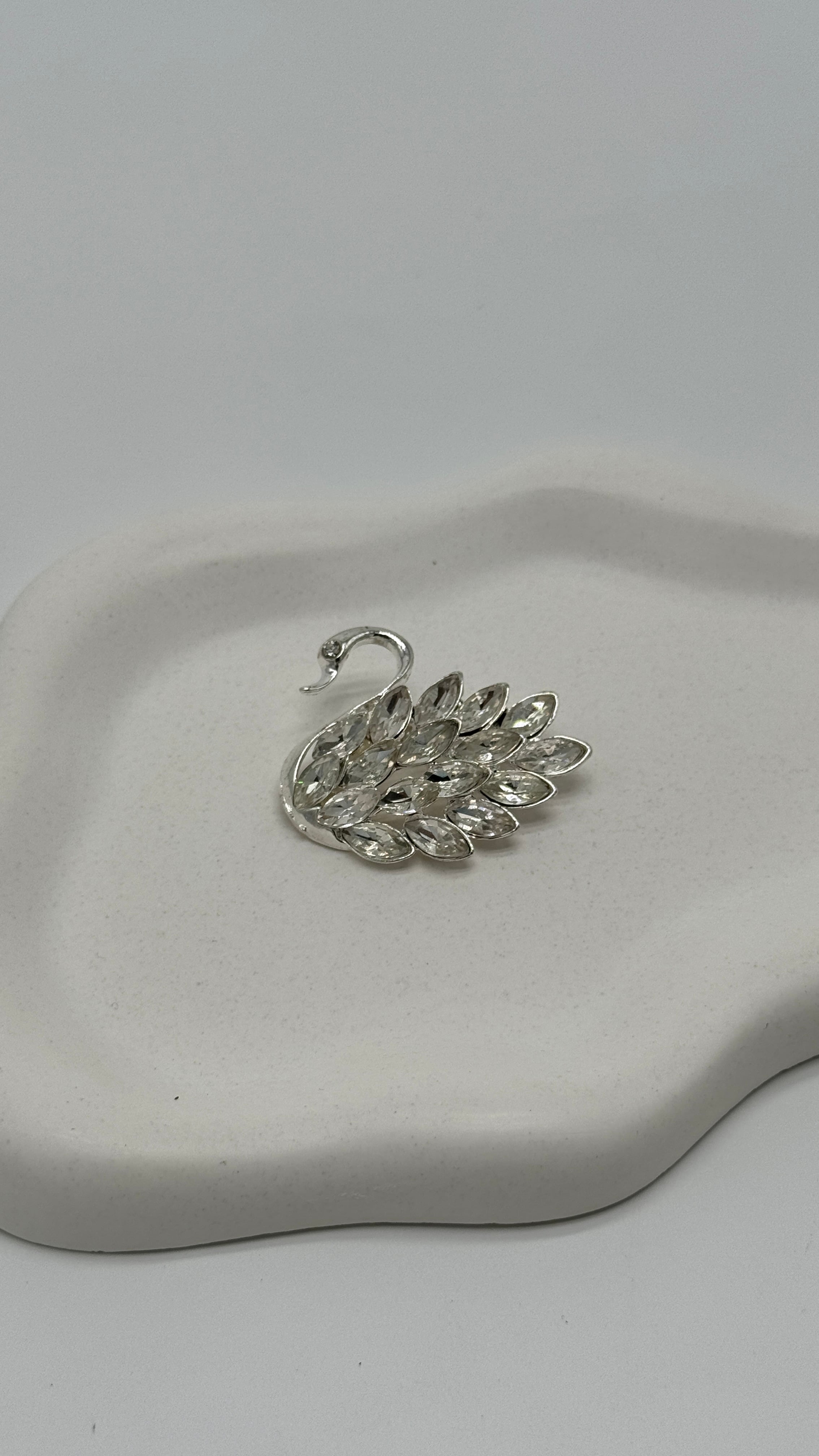 Silver Kuğu Zirkon Taşlı Broş