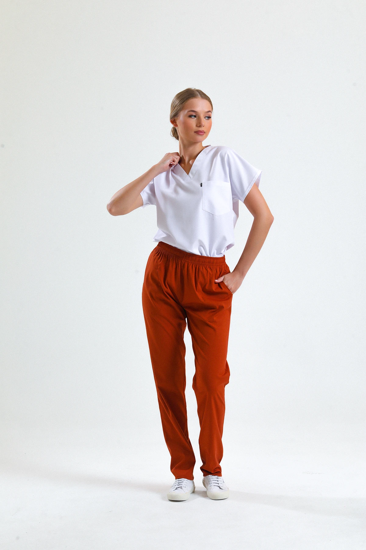 Kırmızı Scrubs Tek Alt – Likralı ve Nefes Alabilir Medikal Doktor ve Hemşire Forması