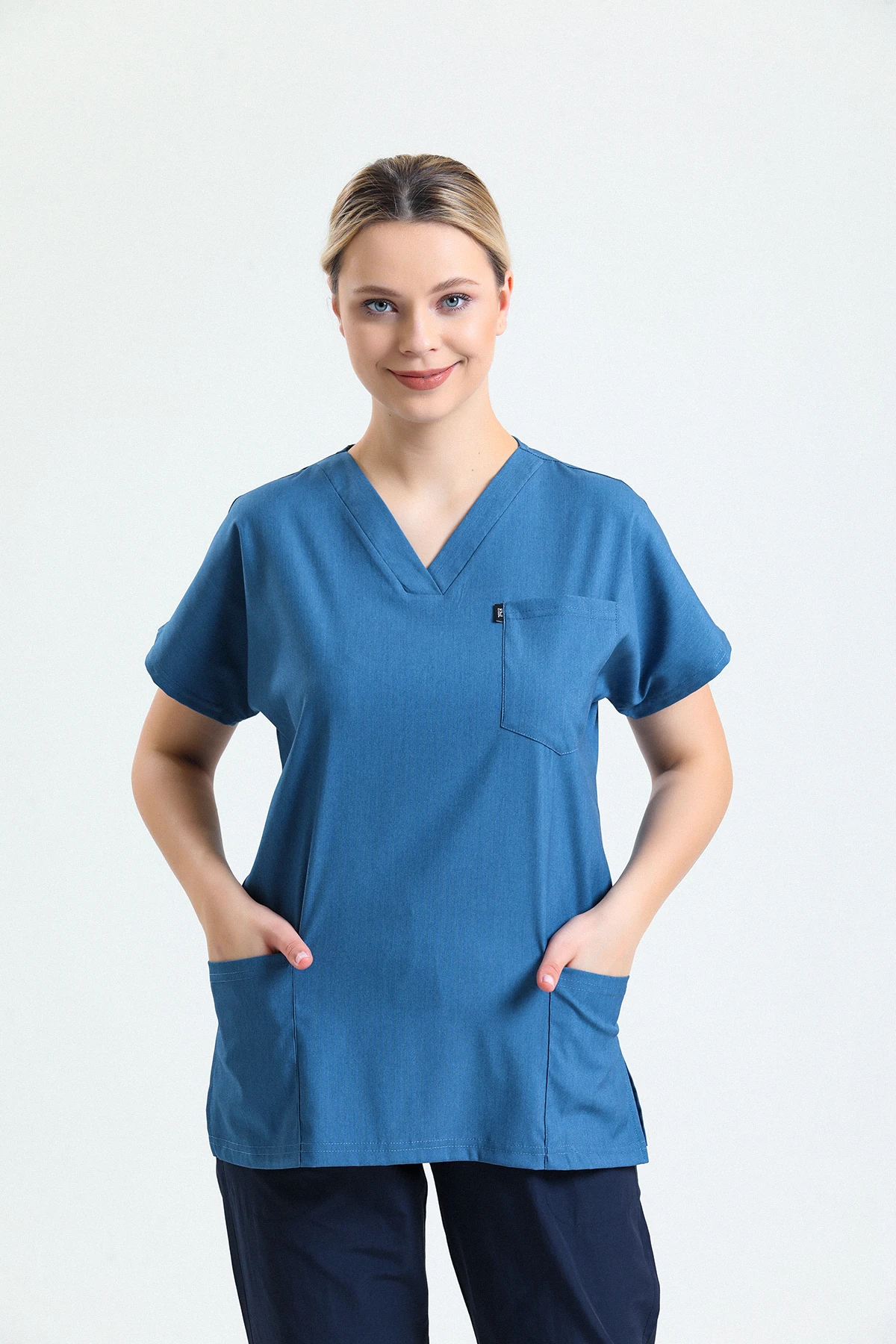 Mavi Scrubs Tek Üst – V Yaka Antibakteriyel Medikal Doktor ve Hemşire Forması