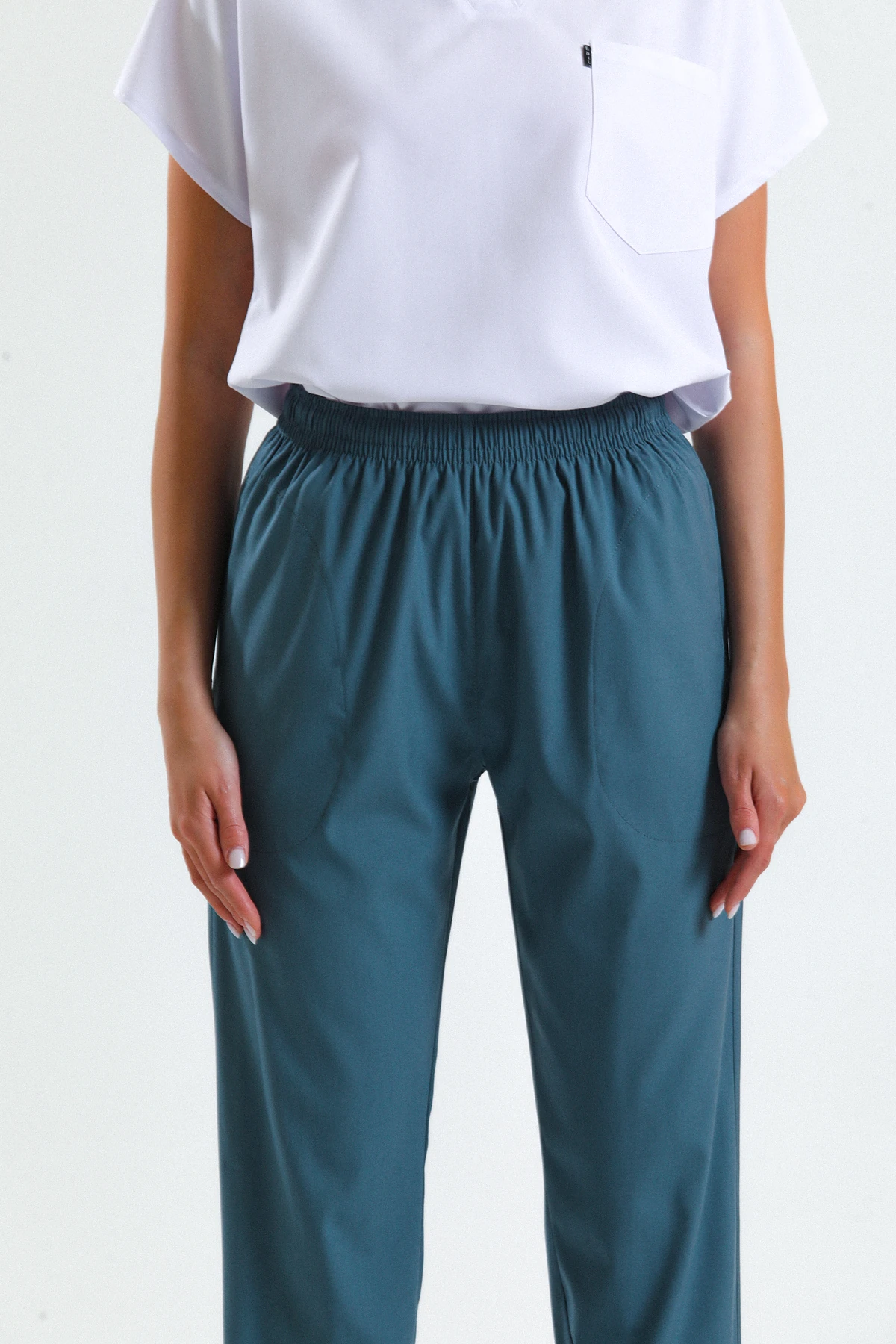 Petrol Mavisi Scrubs Tek Alt – Likralı ve Nefes Alabilir Medikal Doktor ve Hemşire Forması