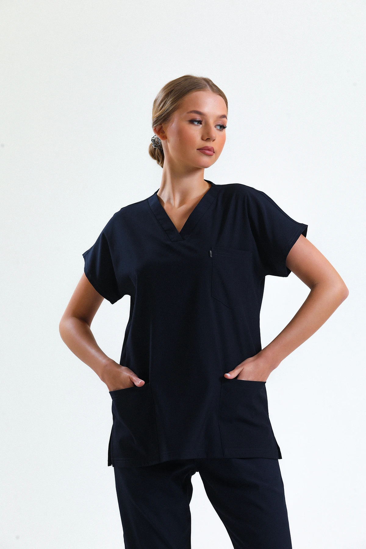 Lacivert Scrubs Tek Üst – V Yaka Antibakteriyel Medikal Doktor ve Hemşire Forması