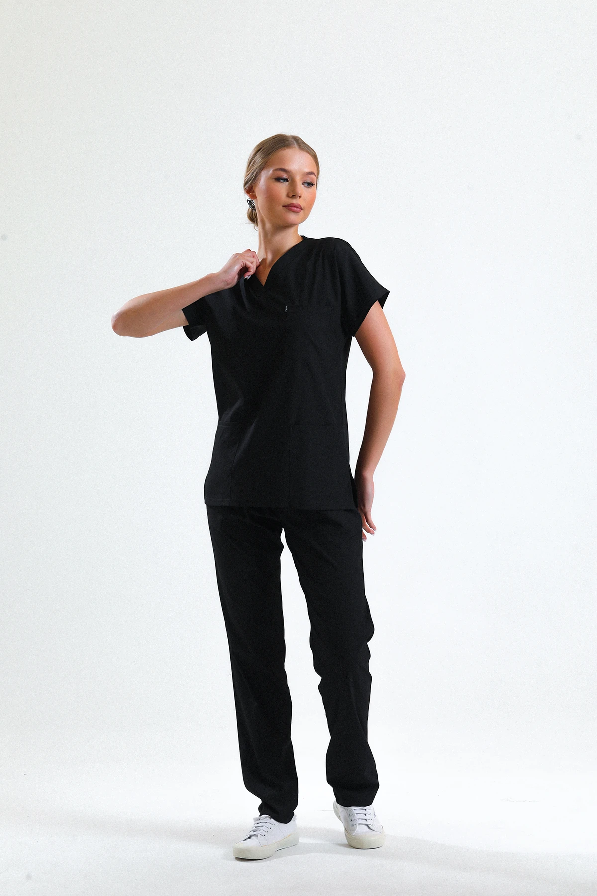 Siyah Scrubs Tek Üst – V Yaka Antibakteriyel Medikal Doktor ve Hemşire Forması