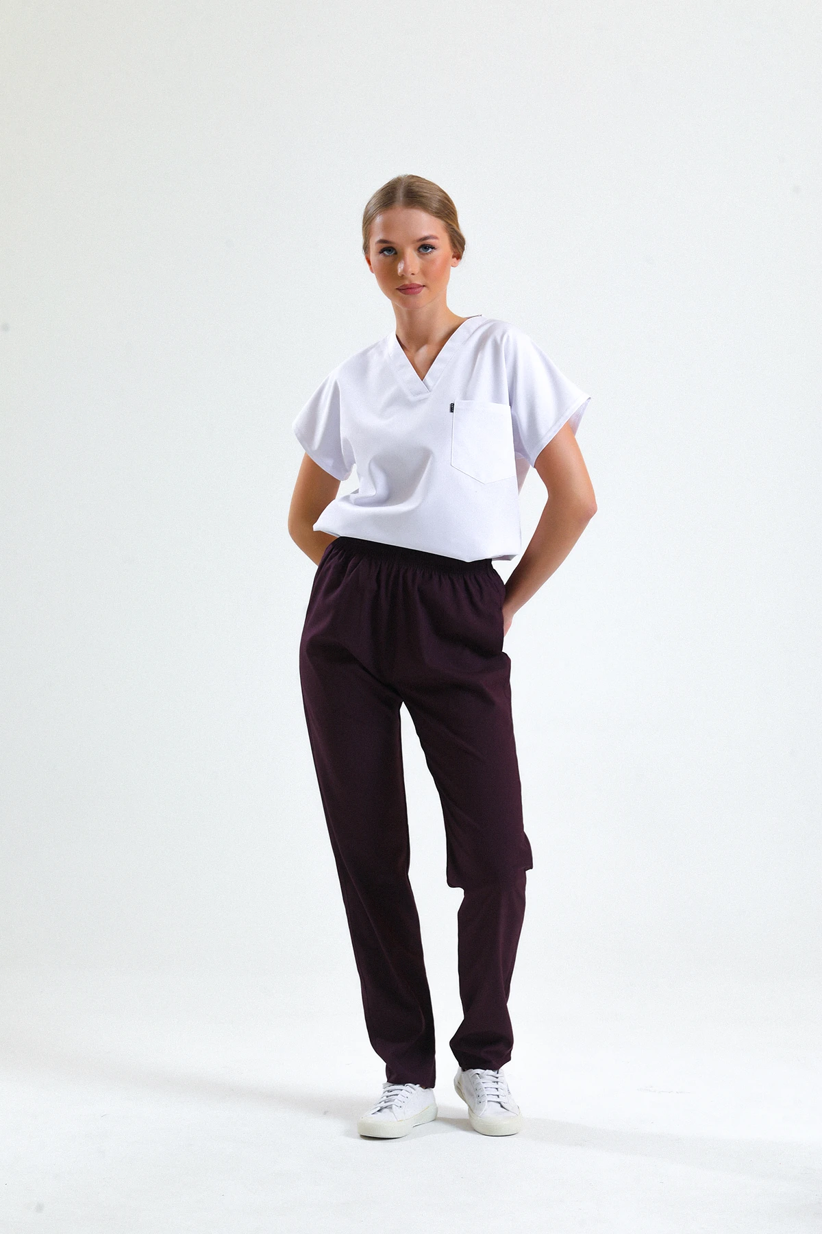 Mor Scrubs Tek Alt – Likralı ve Nefes Alabilir Medikal Doktor ve Hemşire Forması
