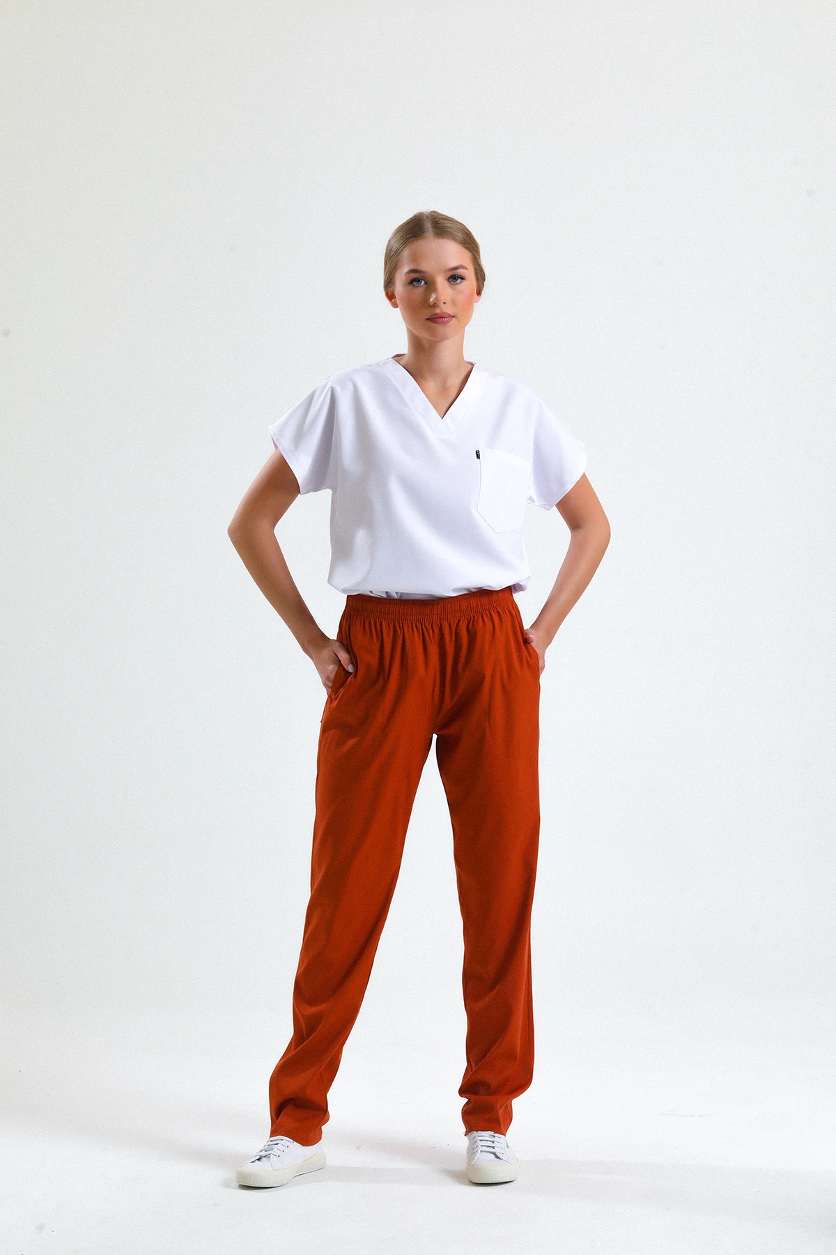 Kırmızı Scrubs Tek Alt – Likralı ve Nefes Alabilir Medikal Doktor ve Hemşire Forması