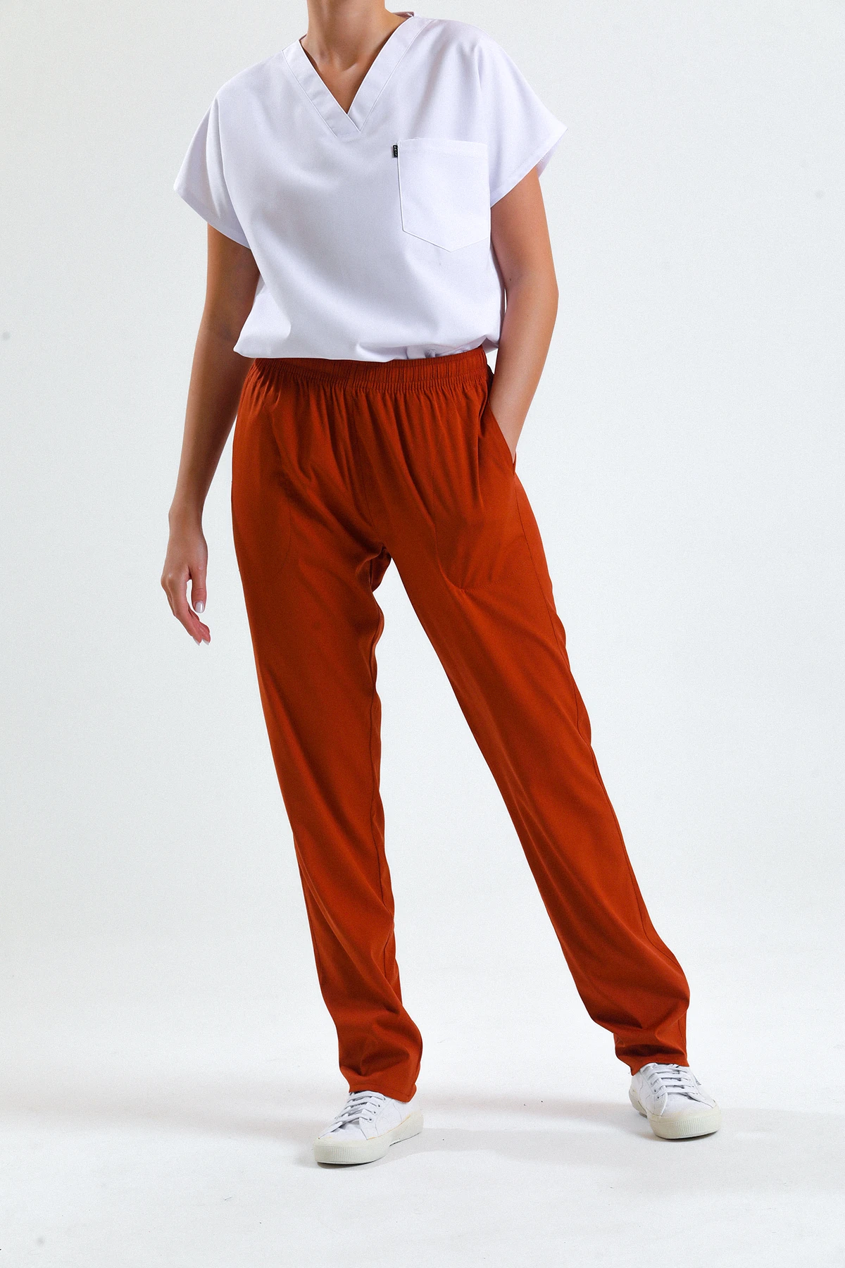 Kırmızı Scrubs Tek Alt – Likralı ve Nefes Alabilir Medikal Doktor ve Hemşire Forması