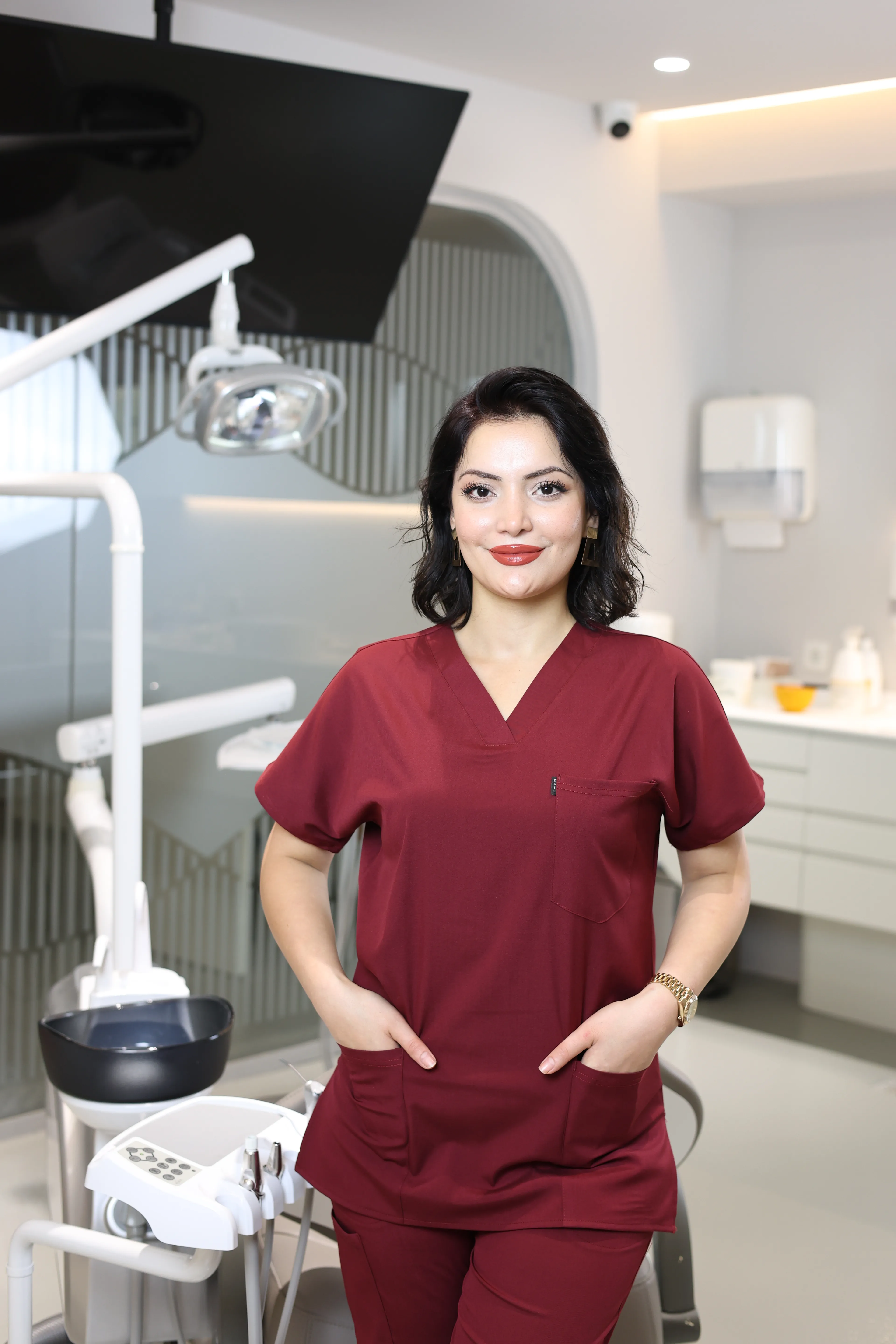 Bordo Scrubs Tek Üst – V Yaka Antibakteriyel Medikal Doktor ve Hemşire Forması