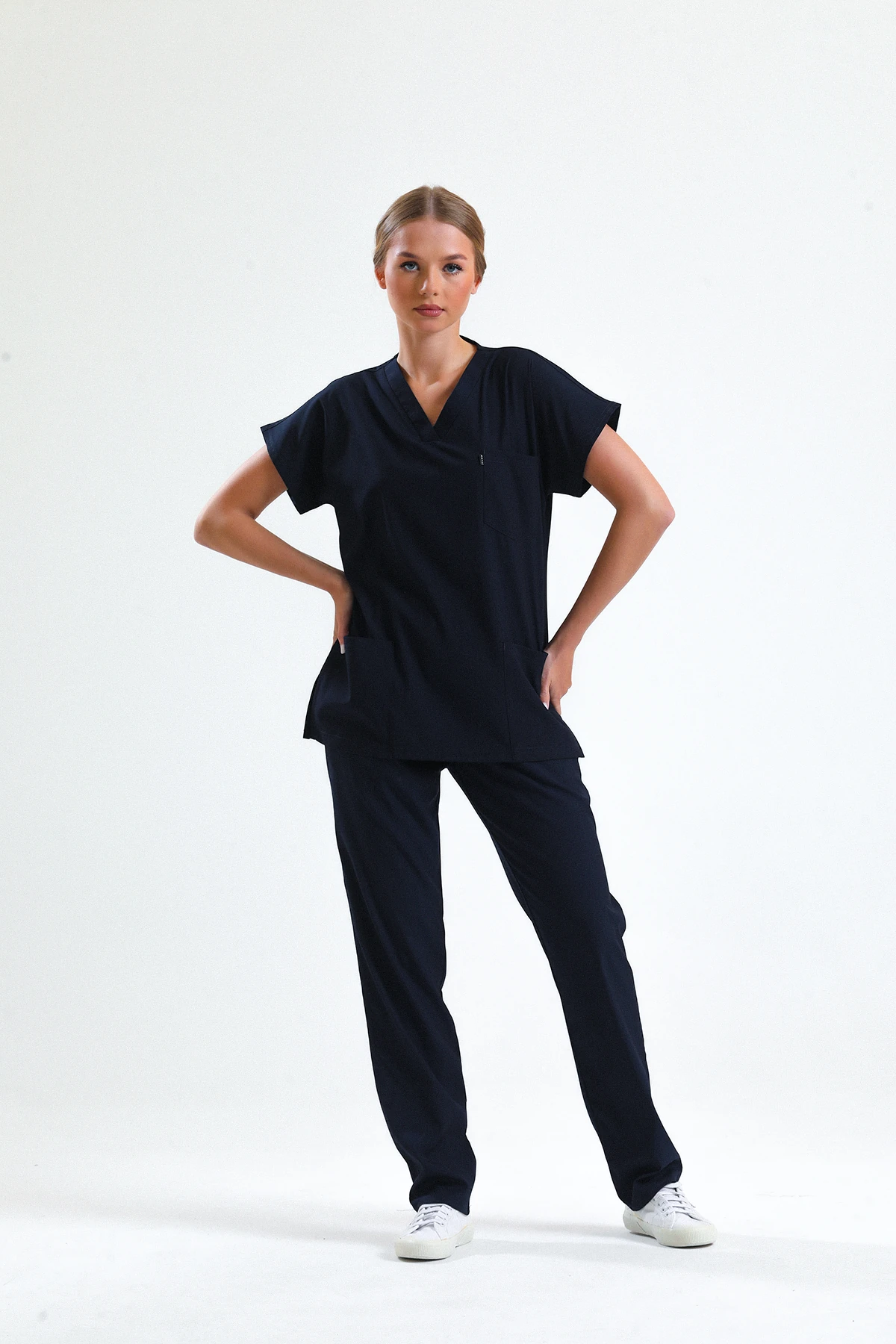 Lacivert Scrubs Tek Üst – V Yaka Antibakteriyel Medikal Doktor ve Hemşire Forması