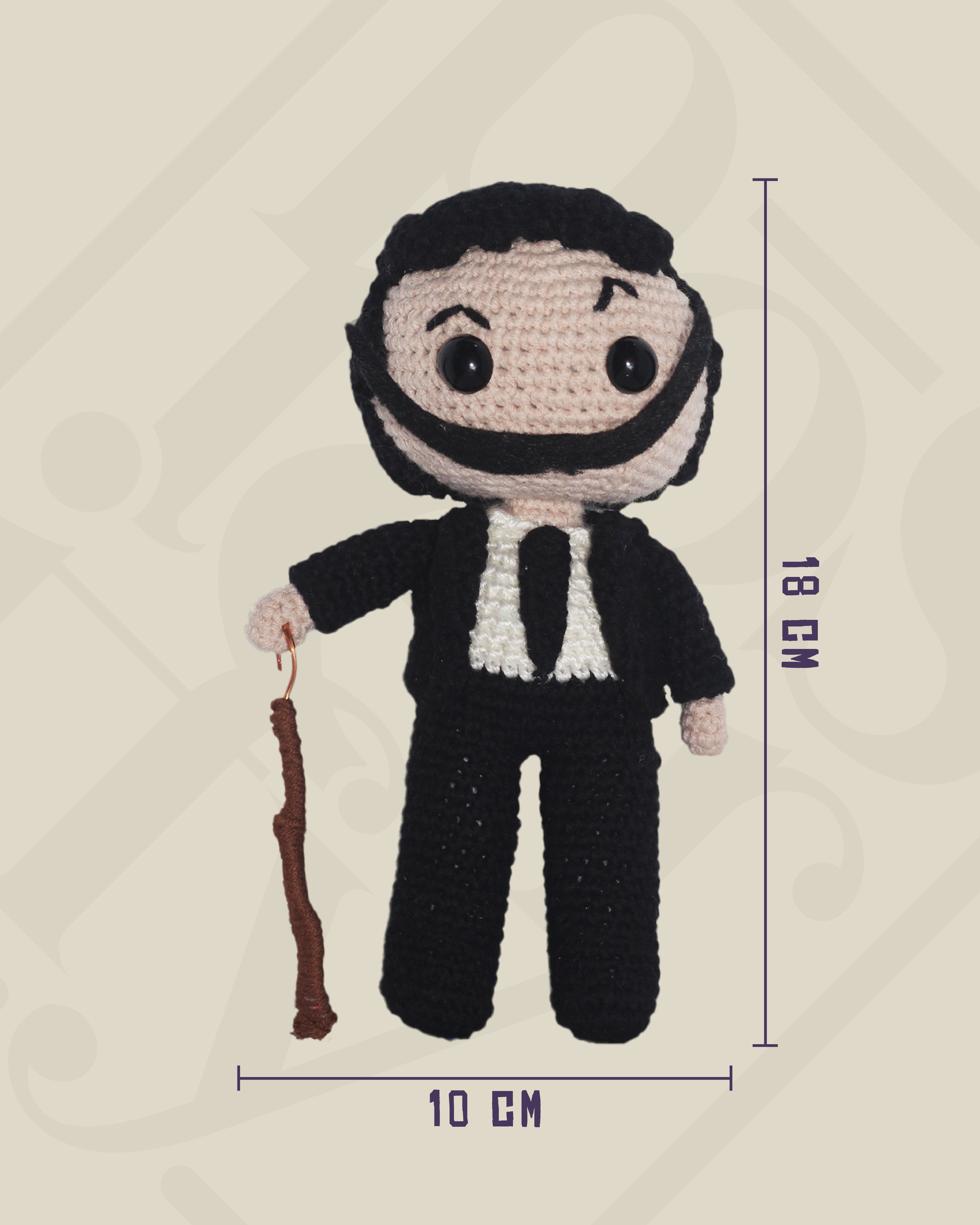 Salvador Dali Amigurumi Bebek 18 cm - El Yapımı Sanatsal Örgü Oyuncak