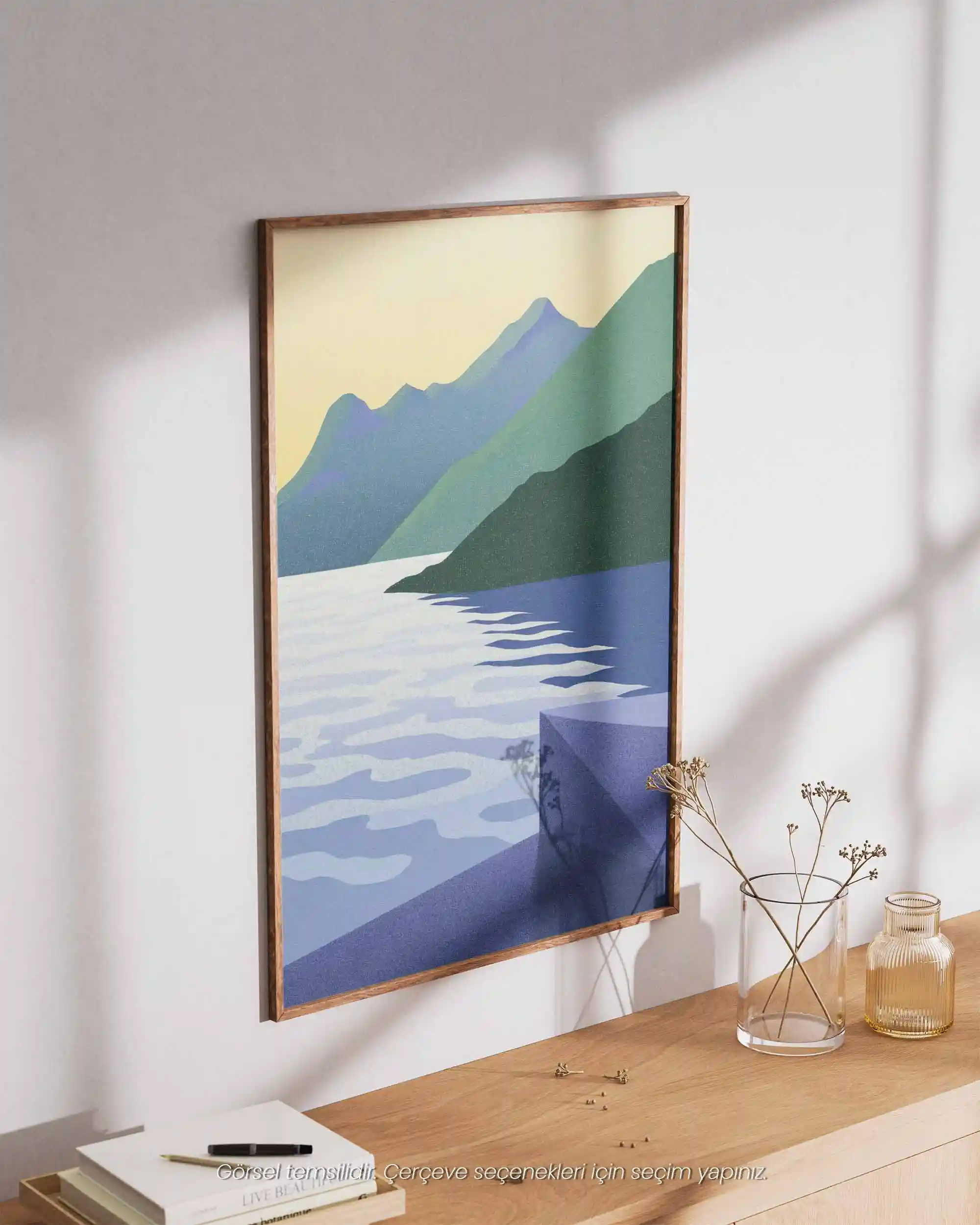 Sakin Kıyı - Modernist Deniz ve Dağ Doğa Manzara Poster