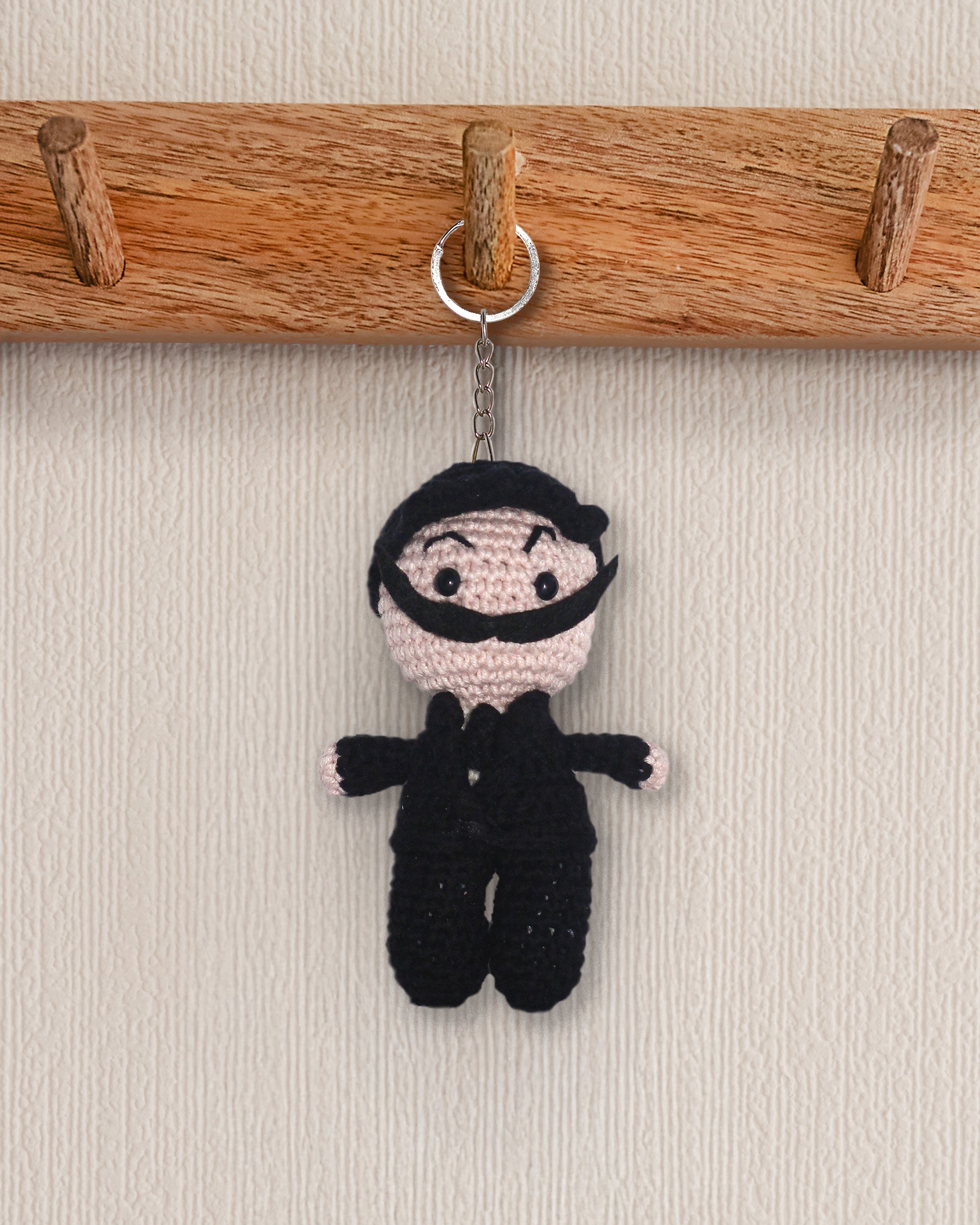 Salvador Dali Amigurumi Anahtarlık 11 cm - El Yapımı Sanatsal Örgü Çanta Aksesuarı