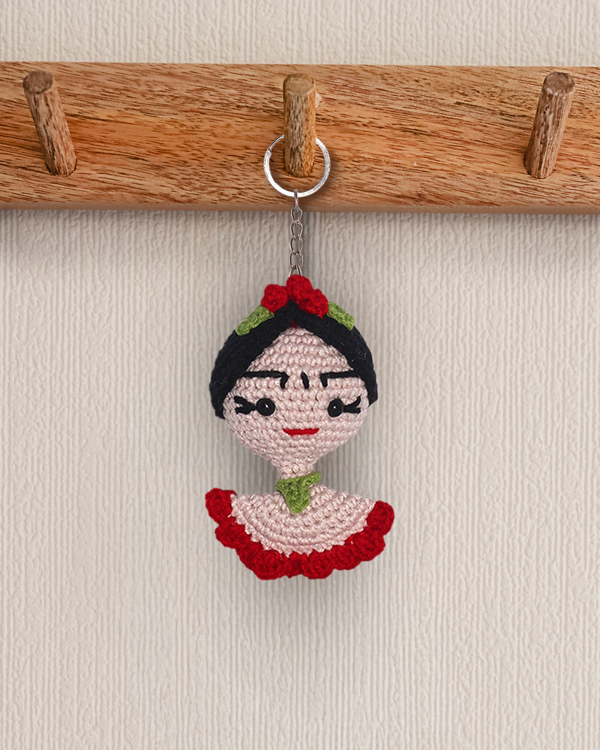 Frida Kahlo Büst Amigurumi Anahtarlık 10 cm - El Yapımı Sanatsal Örgü Çanta Aksesuarı