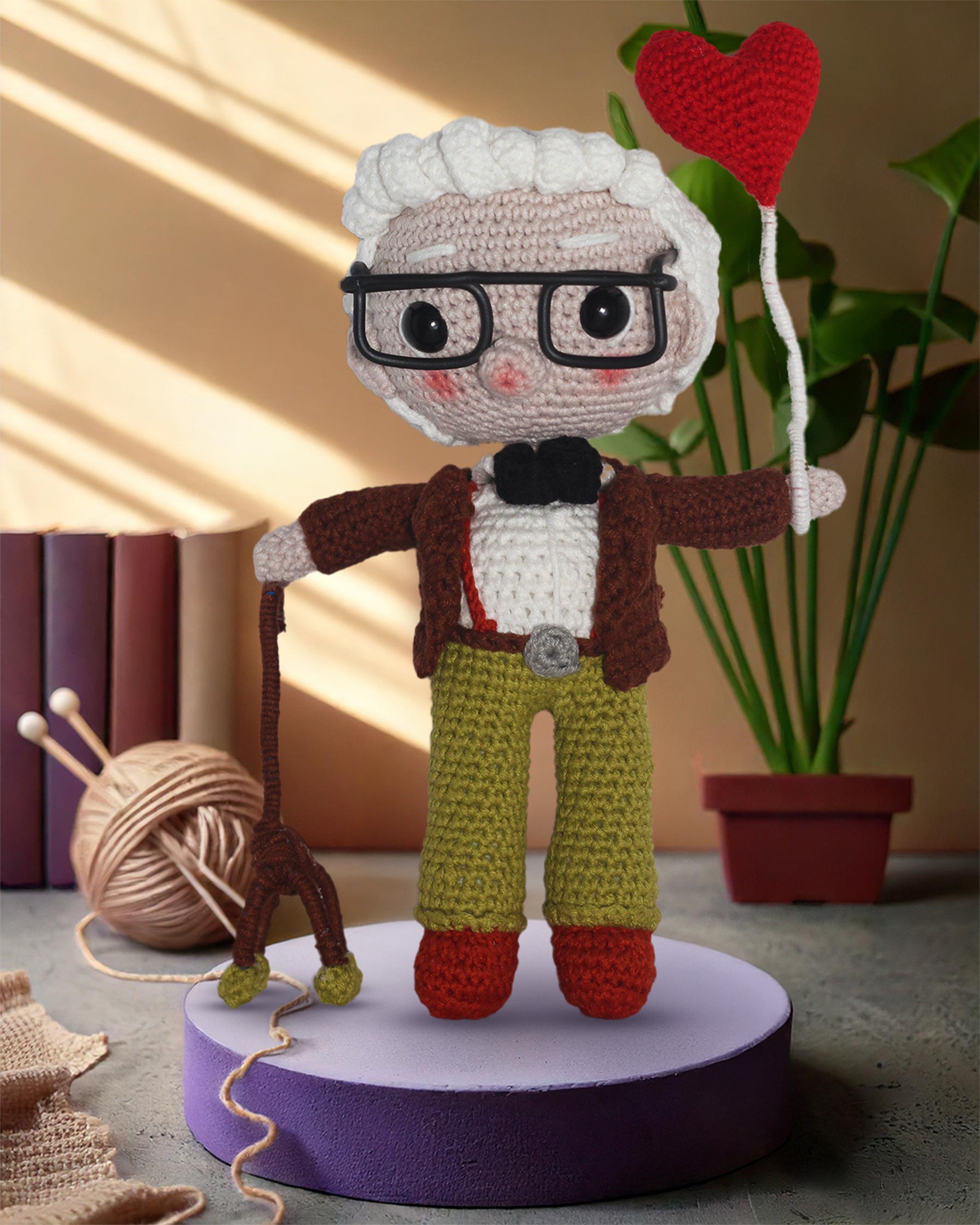 Carl Fredricksen Amigurumi Bebek 23 cm - El Yapımı Örgü Oyuncak